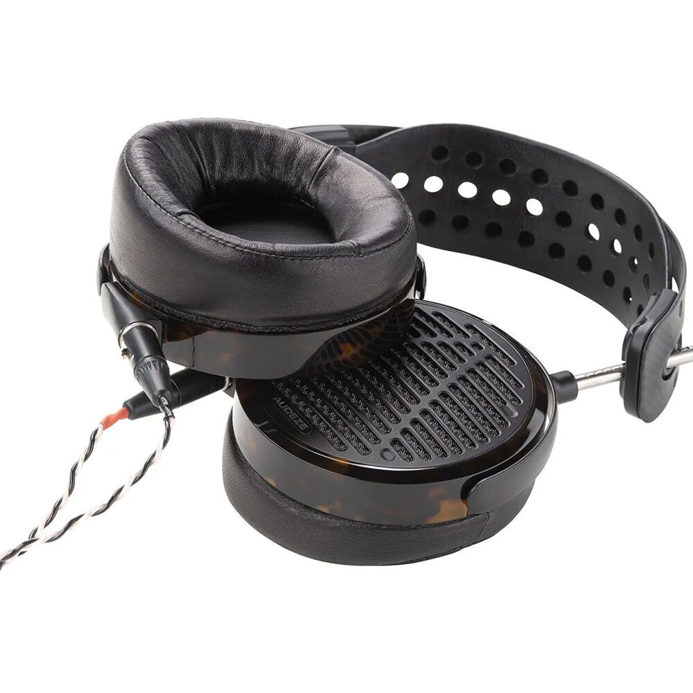 Audeze LCD-5 Open-Back Planar Magnetic Headphones - View 3 | MusicMarket