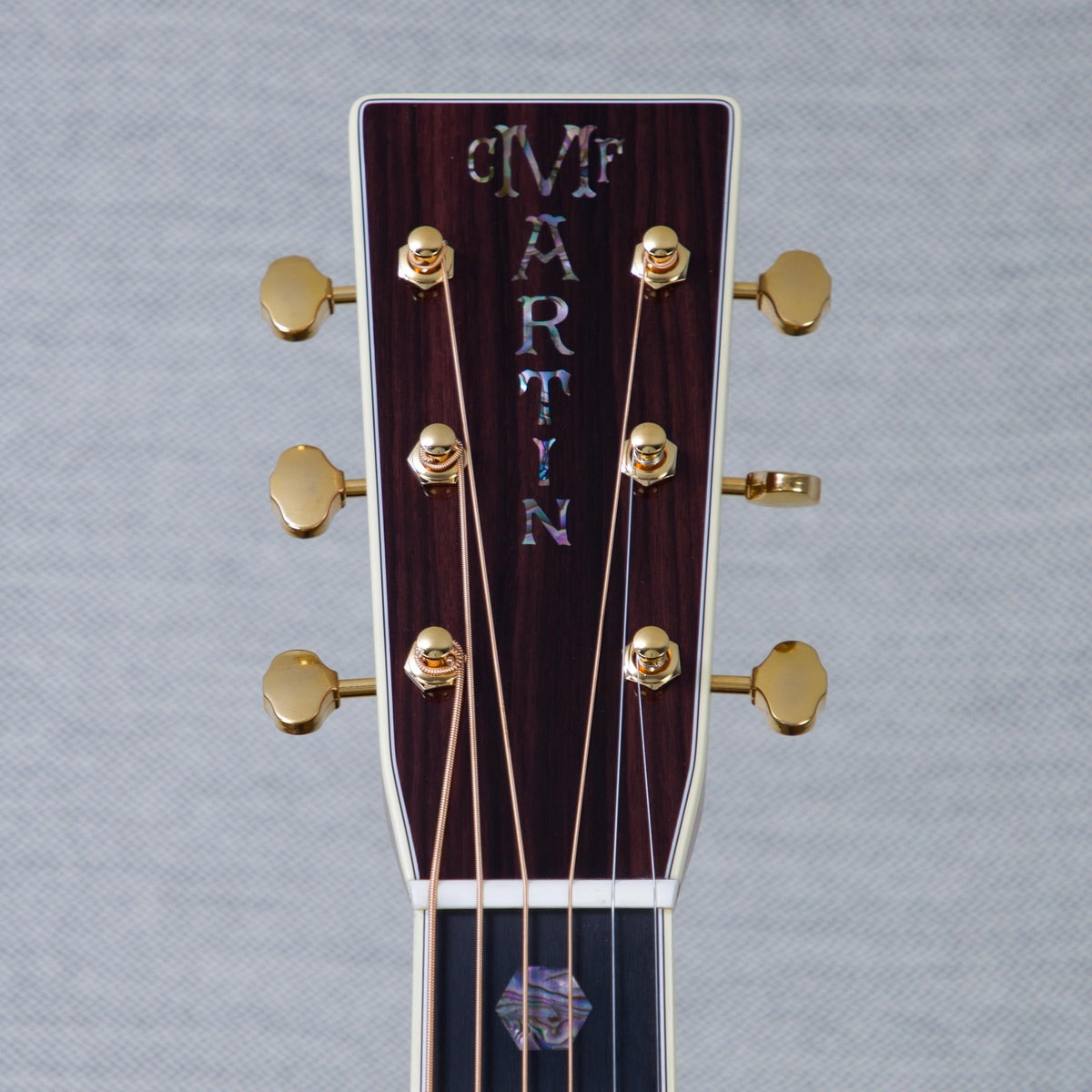 Martin J-40 Rosewood/Spruce Acoustic Guitar - #M3001973 - View 3 | MusicMarket