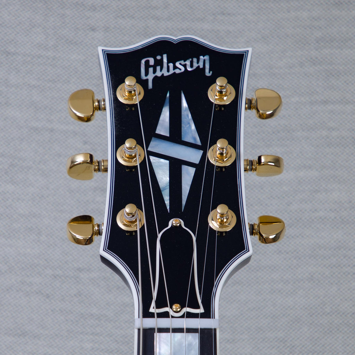 Gibson Custom Shop 59' ES-335 Slim Neck Semi-Hollowbody Electric Guitar - Blue Water - #A960305 - View 3 | MusicMarket