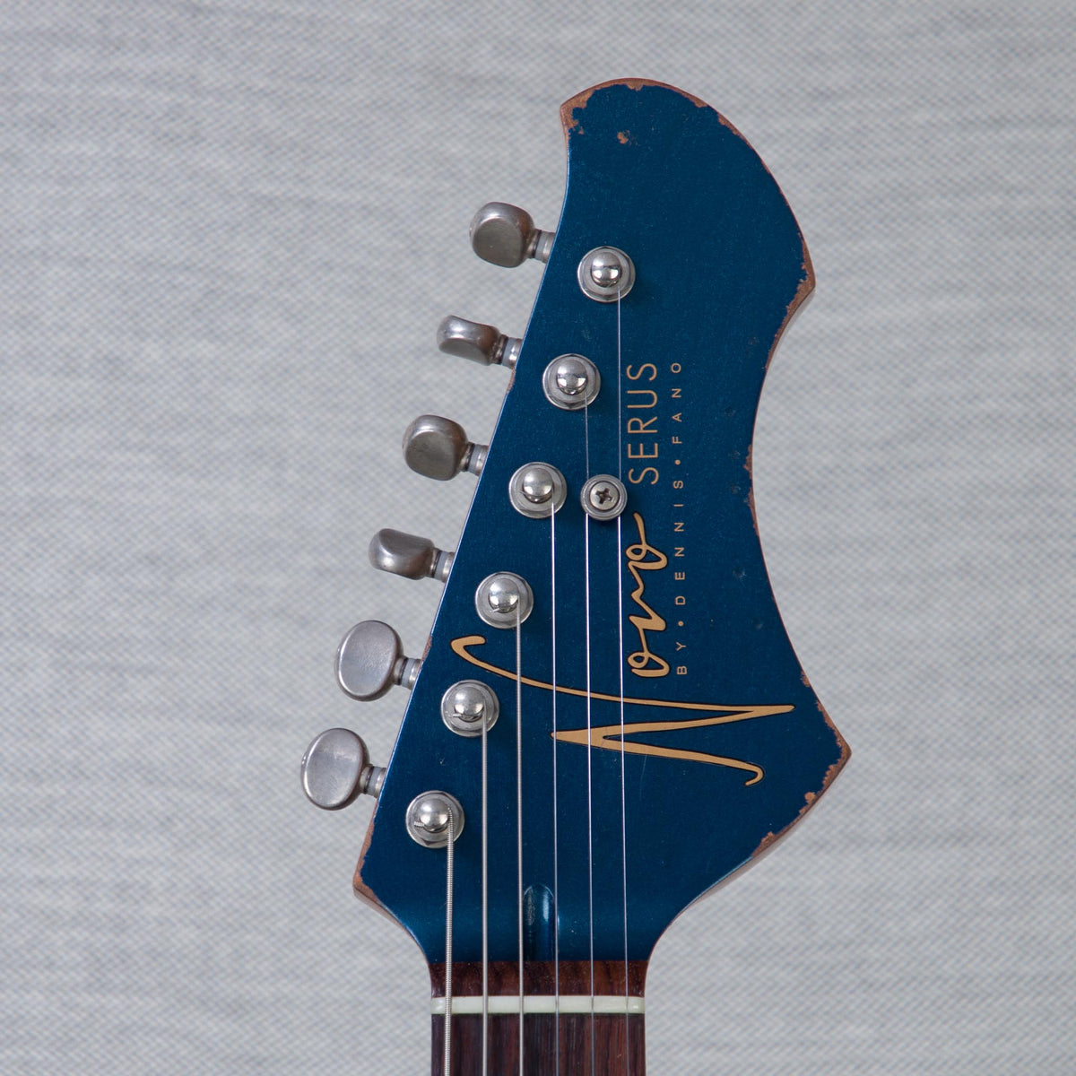 Novo Guitars Serus J Electric Guitar - FOF Lake Como Blue over 64 3-Tone Burst - #26097 - View 3 | MusicMarket