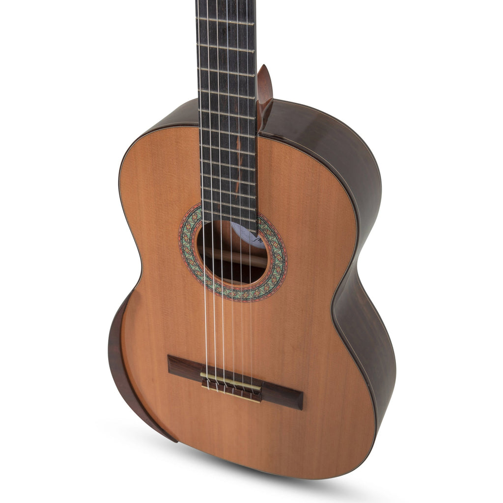 Manuel Rodriguez Superior B-C Eukalyptus Acoustic Guitar - Solid Cedar Top - View 4 | MusicMarket