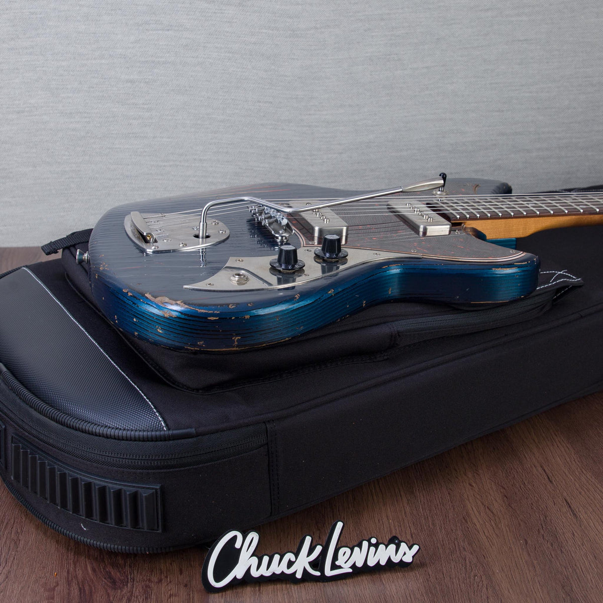 Novo Guitars Serus J Electric Guitar - FOF Lake Como Blue over 64 3-Tone Burst - #26097 - View 9 | MusicMarket