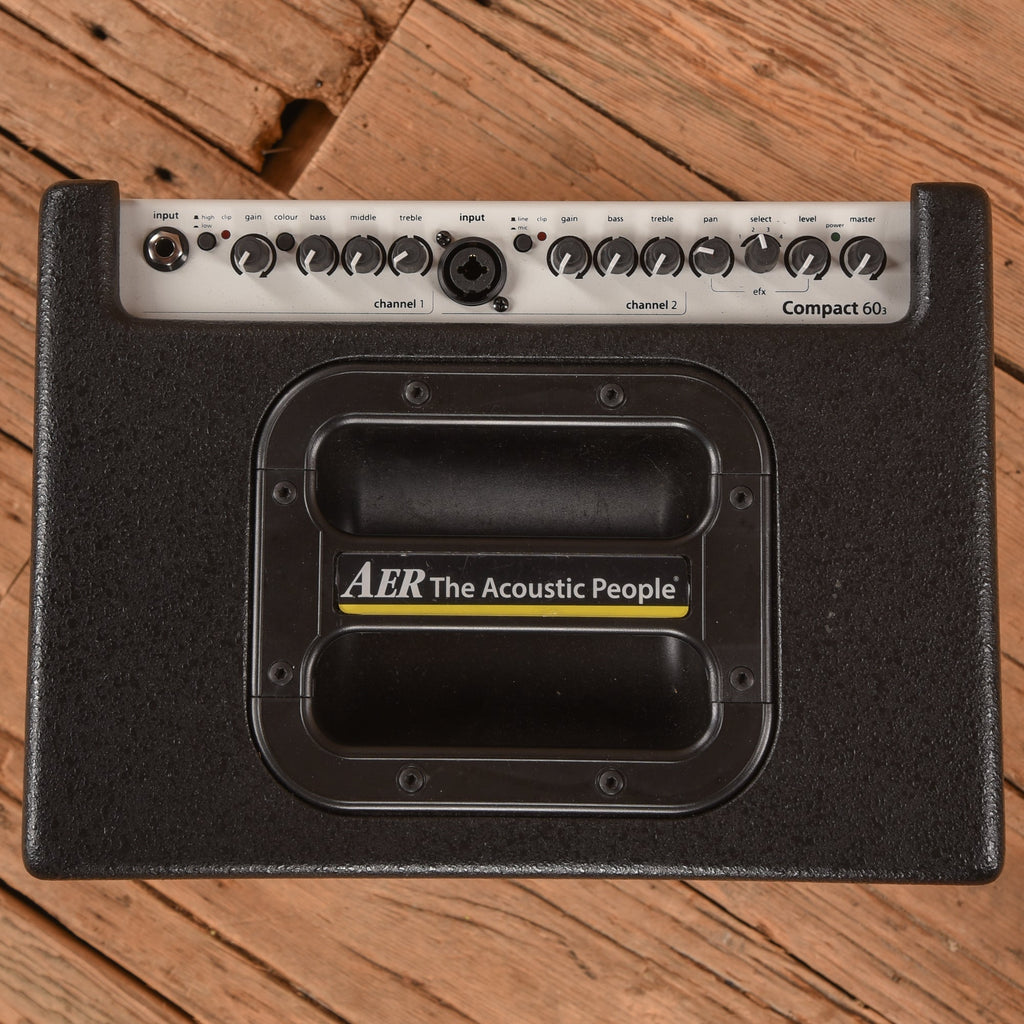 AER Compact 60 (3) Acoustic Amp w/ Road Case - John Oates - Angle 3 | MUSICTONER
