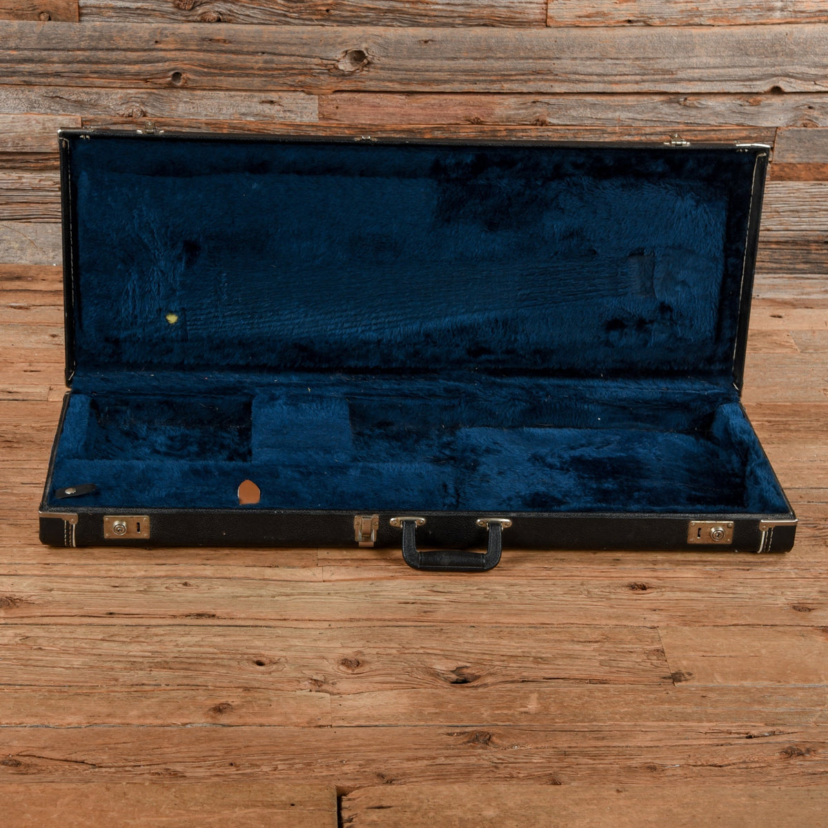 Ampeg Dan Armstrong Clear 1969 - Joe Trohman - Angle 9 | MUSICTONER
