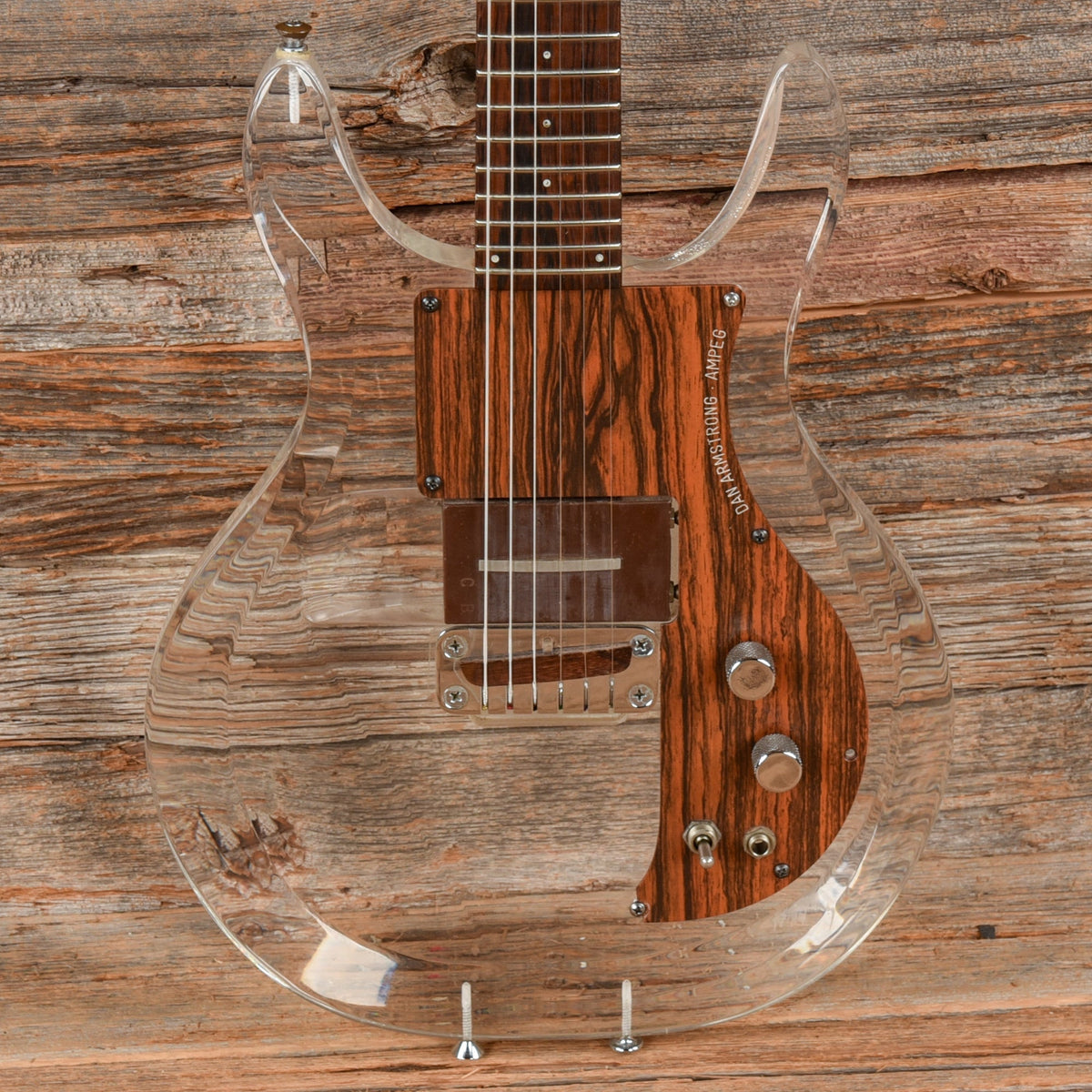 Ampeg Dan Armstrong Clear 1969 - Joe Trohman - MUSICTONER
