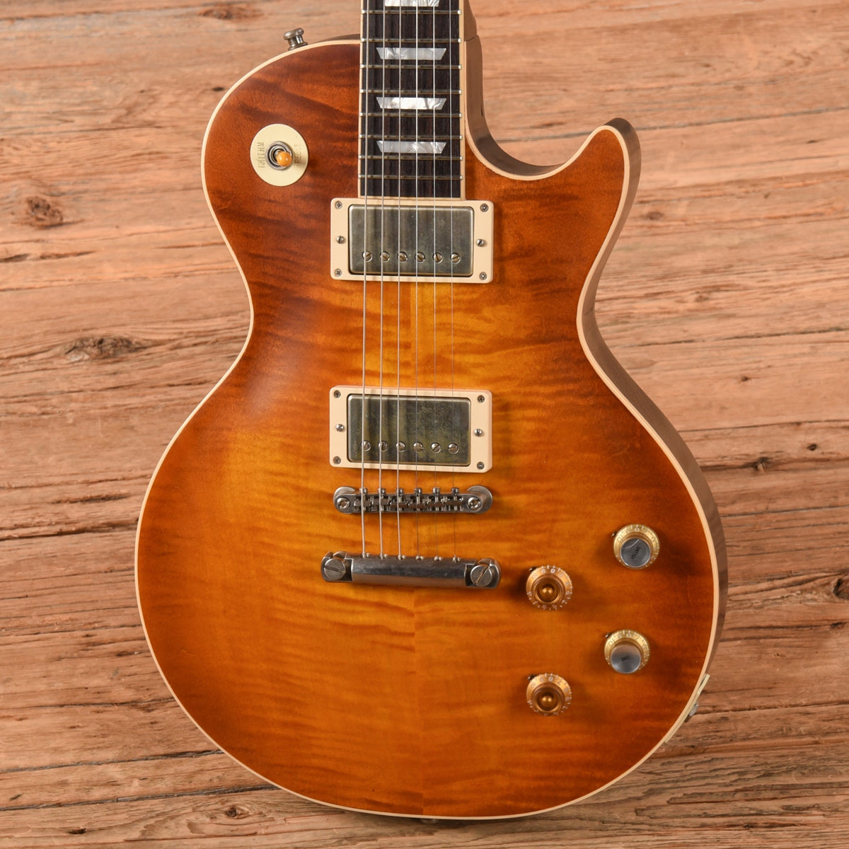 Corsa LCPG Tobacco Burst Light Relic 2025 - Angle 2 | MUSICTONER