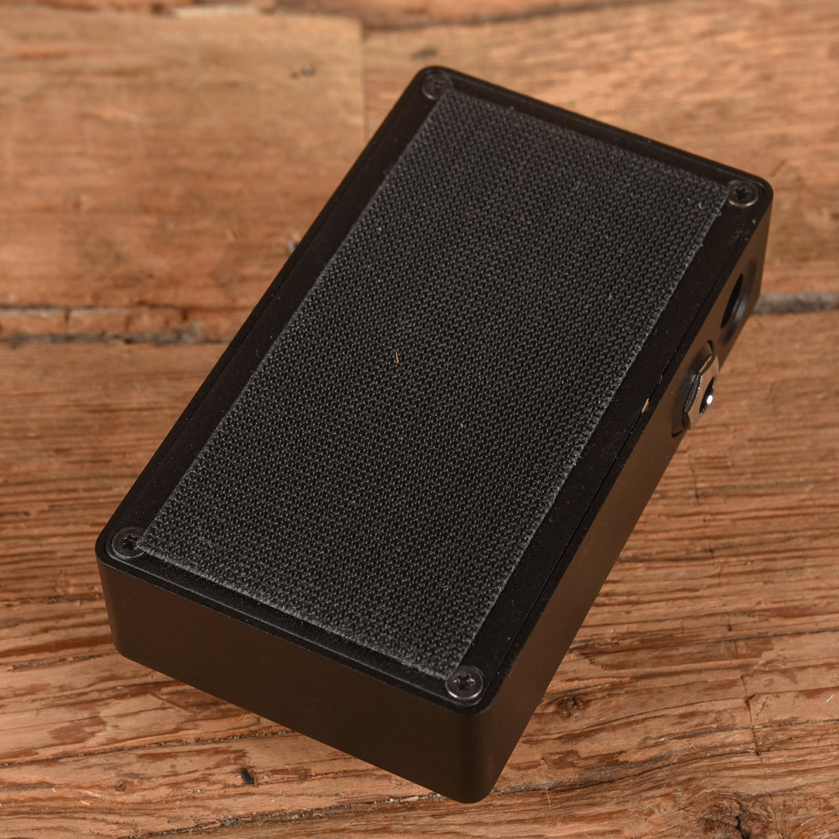 Darkglass Hyper Luminal Hybrid Compressor - Angle 2 | MUSICTONER