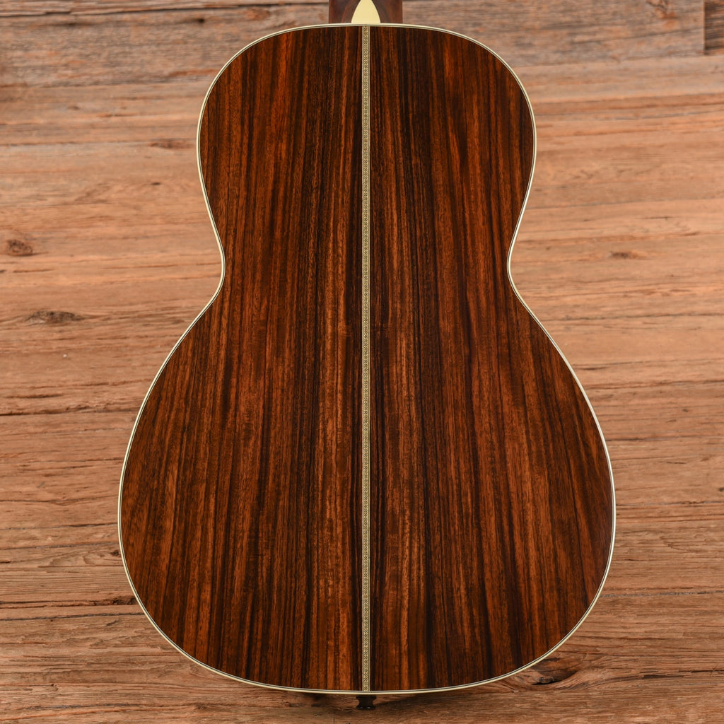 Eastman E20OO Natural - Angle 3 | MUSICTONER