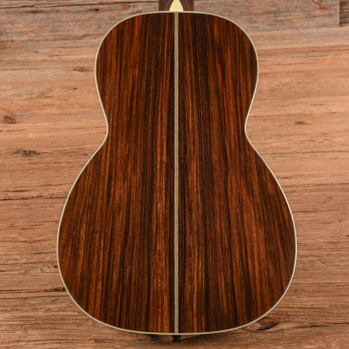 Eastman E20OO Natural - Angle 3 | MUSICTONER