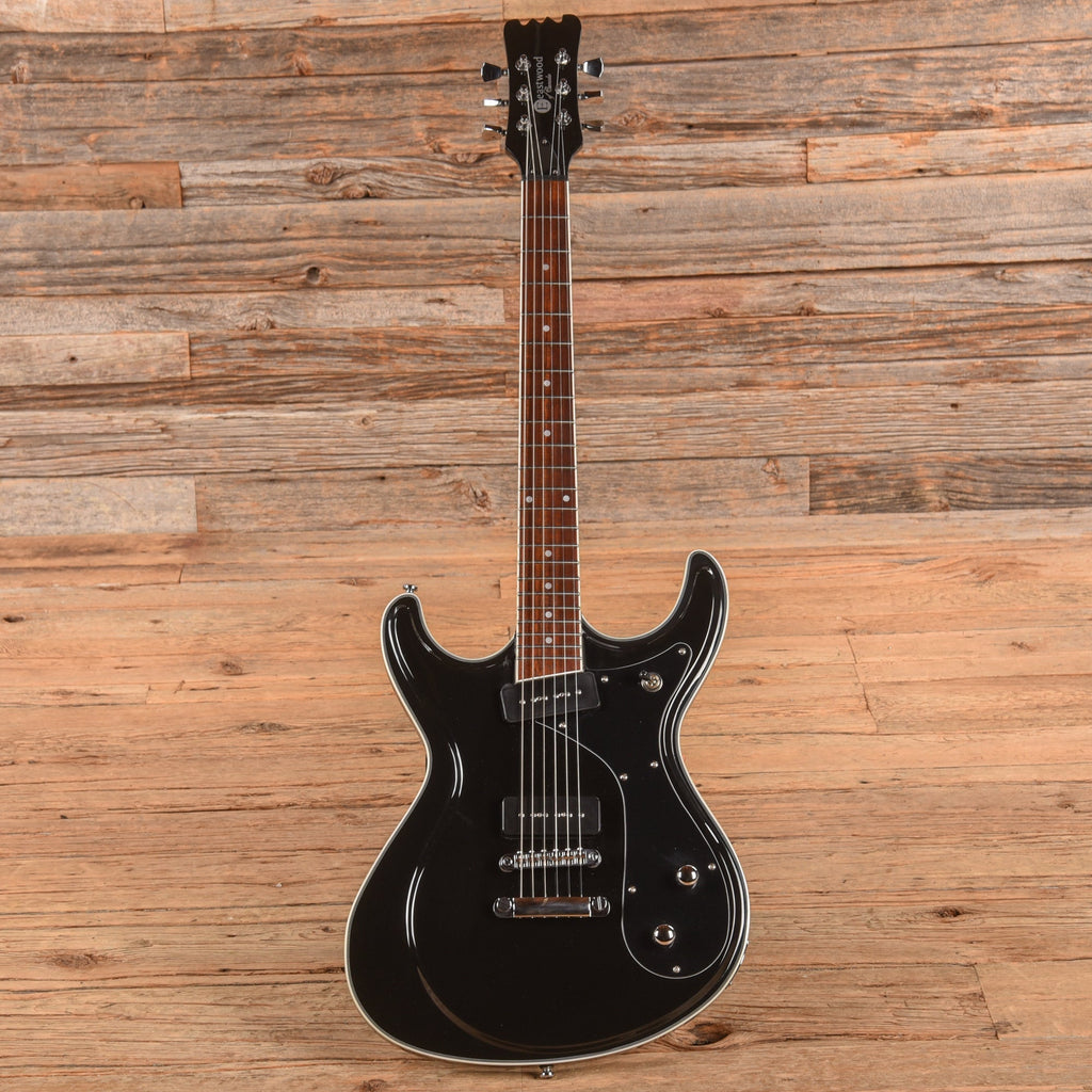 Eastwood Sidejack Black 2025 - Angle 4 | MUSICTONER