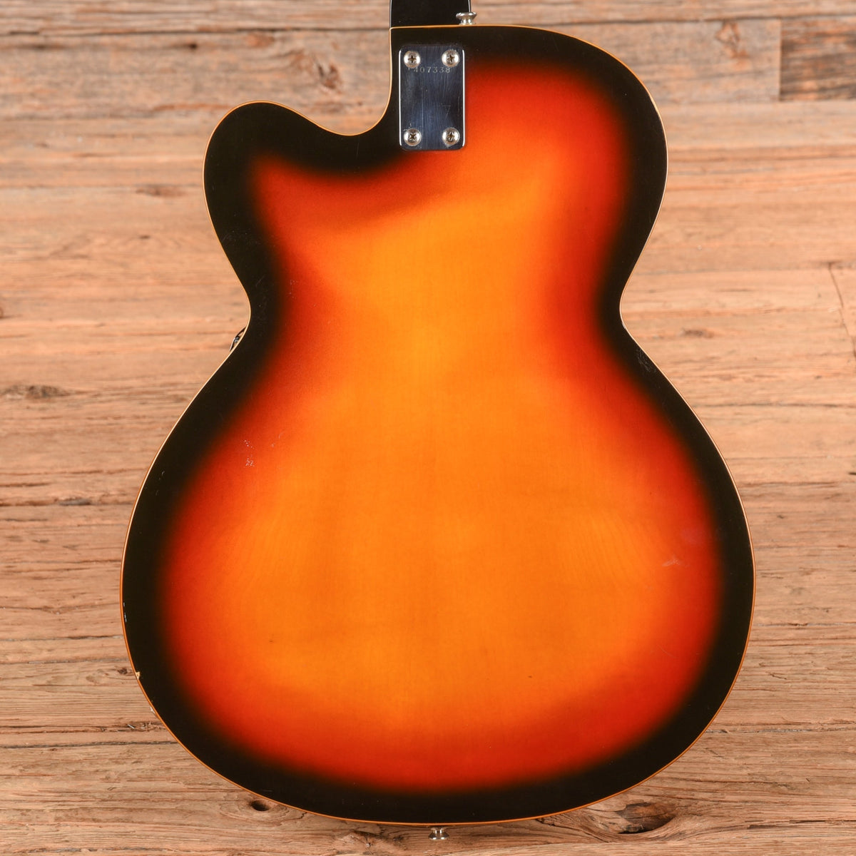 EKO Hollowbody Sunburst 1960s - Angle 3 | MUSICTONER