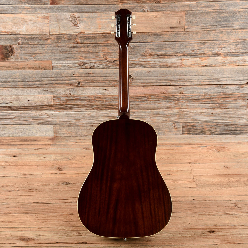 Epiphone J-45 Sunburst 2024 - Angle 5 | MUSICTONER