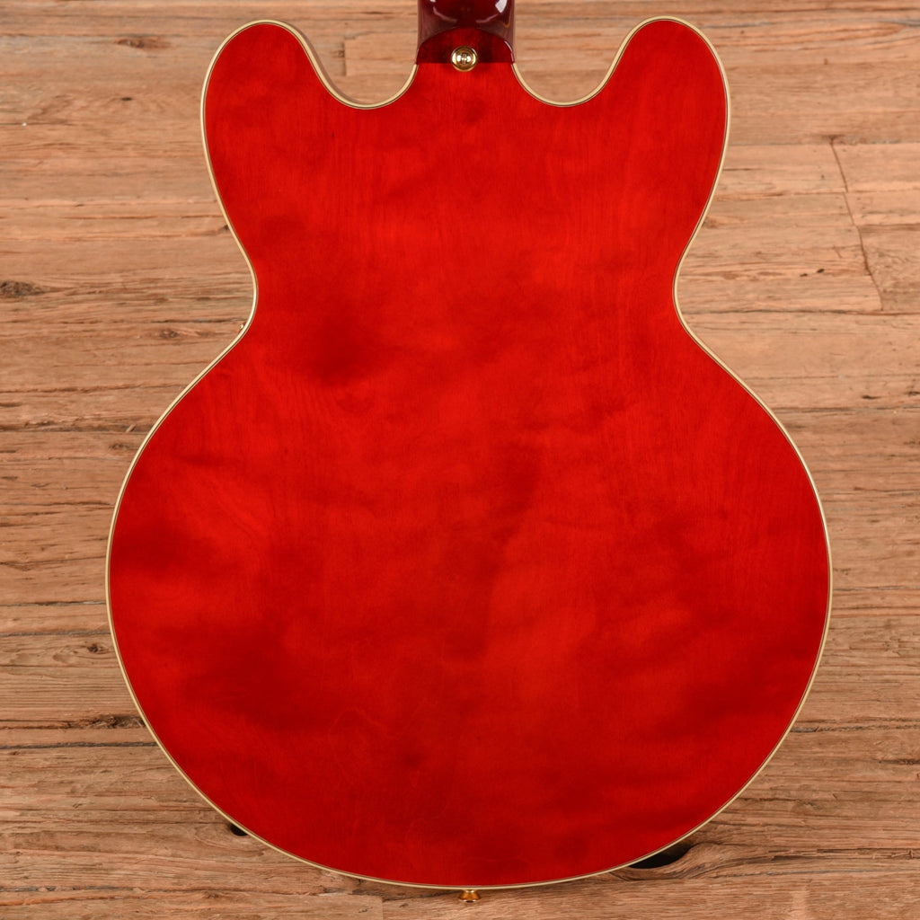 Epiphone Artist Masterbilt Gem Archer Sheraton Cherry 2025 - Angle 3 | MUSICTONER