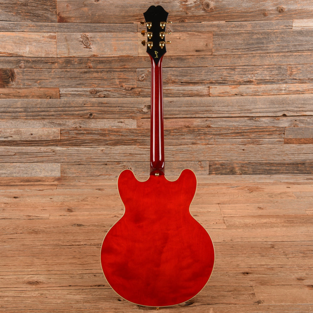 Epiphone Artist Masterbilt Gem Archer Sheraton Cherry 2025 - Angle 5 | MUSICTONER