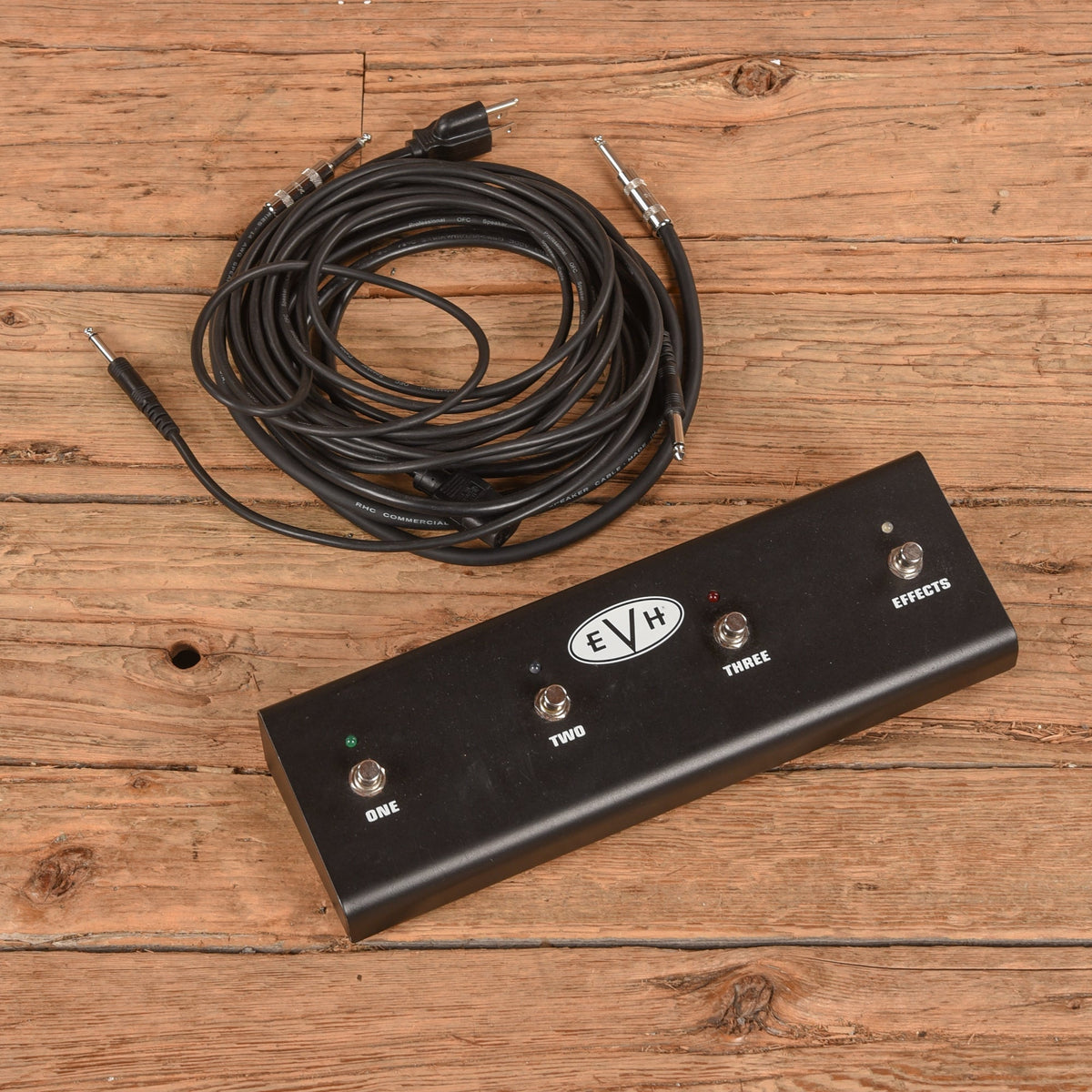 EVH 5150 III EL34 3-Channel 50-Watt Guitar Amp Head - Angle 3 | MUSICTONER