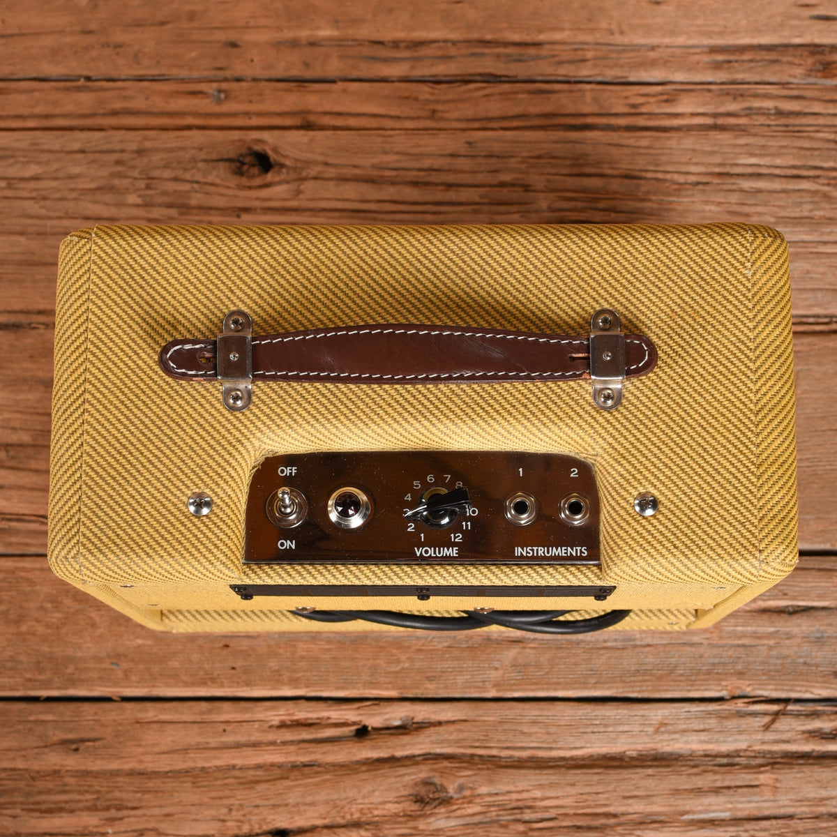 Fender Fender '57 Custom Champ 2-Channel 5-Watt 1x8" Tweed - Angle 3 | MUSICTONER
