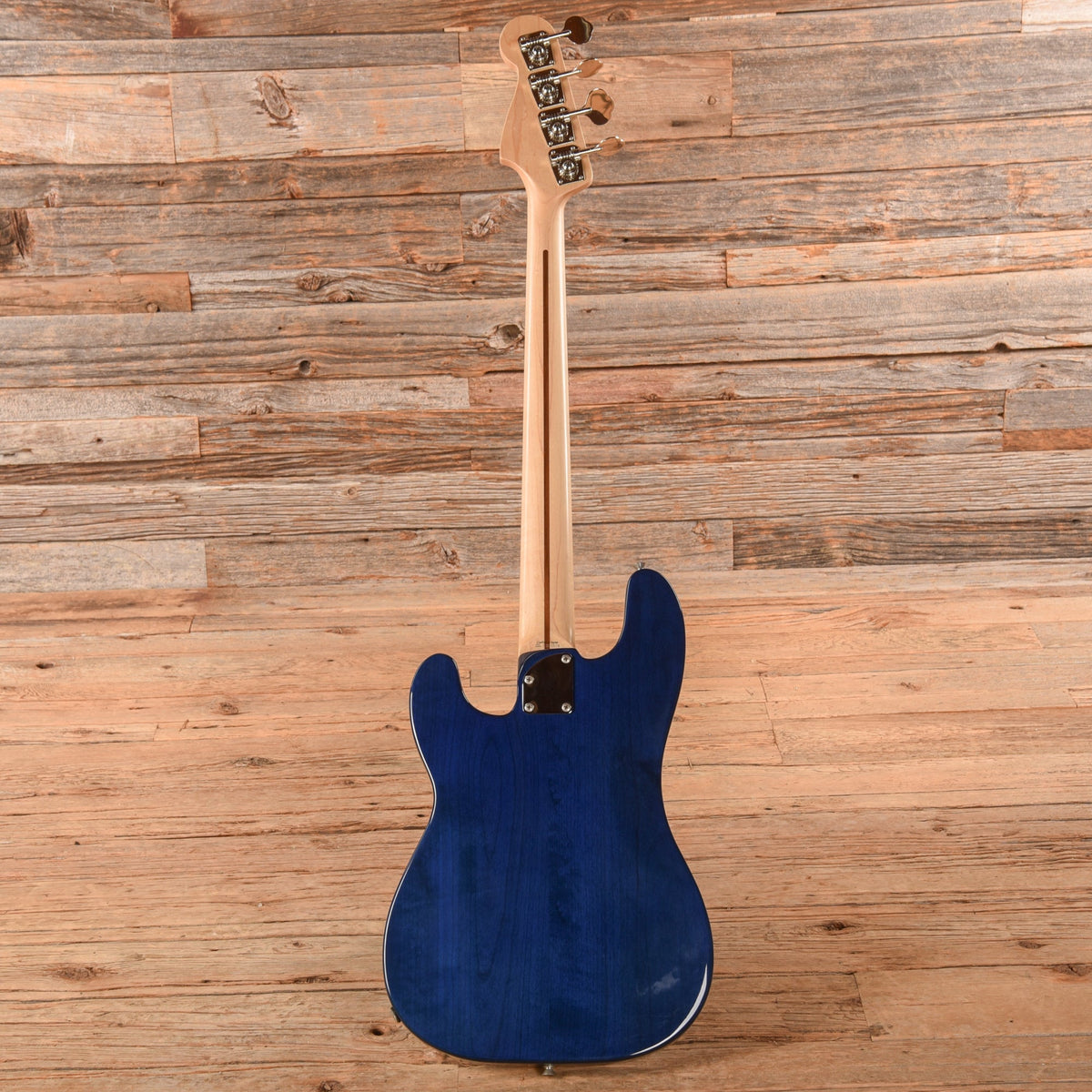 Fender Fender Aerodyne Classic P-Bass Special Transparent Blue 2006 - Angle 5 | MUSICTONER