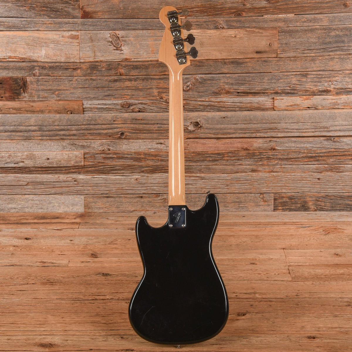 Fender Musicmaster Bass Black 1982 - Angle 5 | MUSICTONER