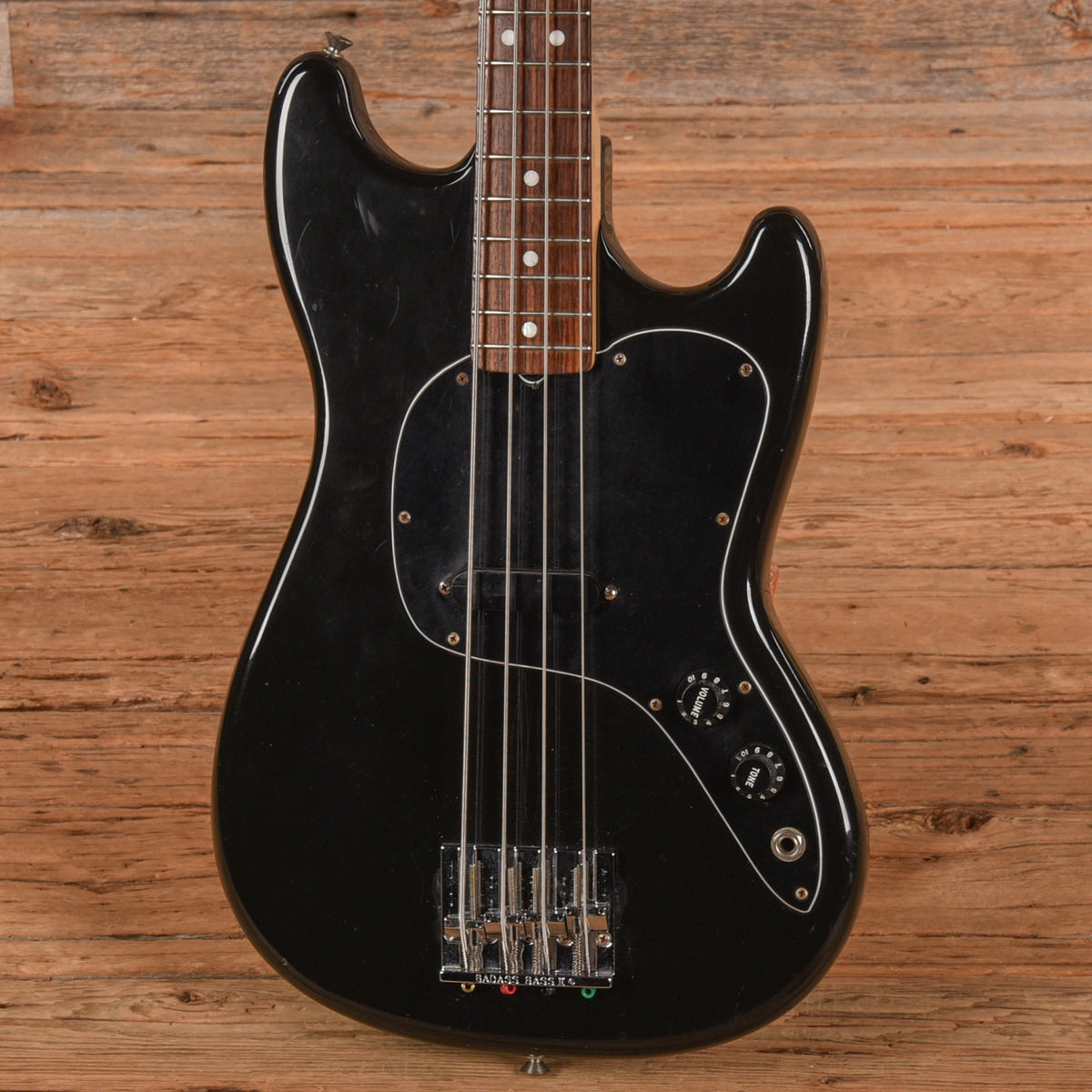 Fender Musicmaster Bass Black 1982 - Angle 2 | MUSICTONER