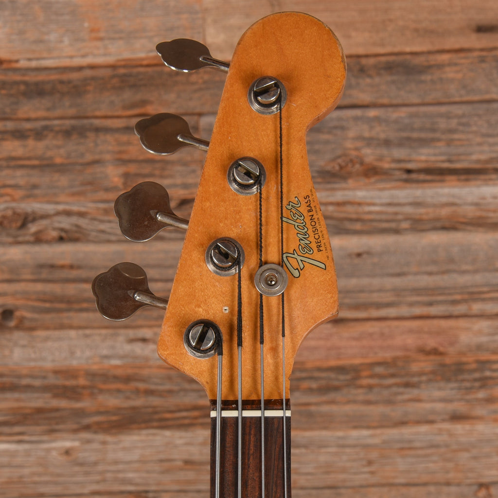 Fender Precision Bass Lake Placid Blue 1966 - Angle 6 | MUSICTONER