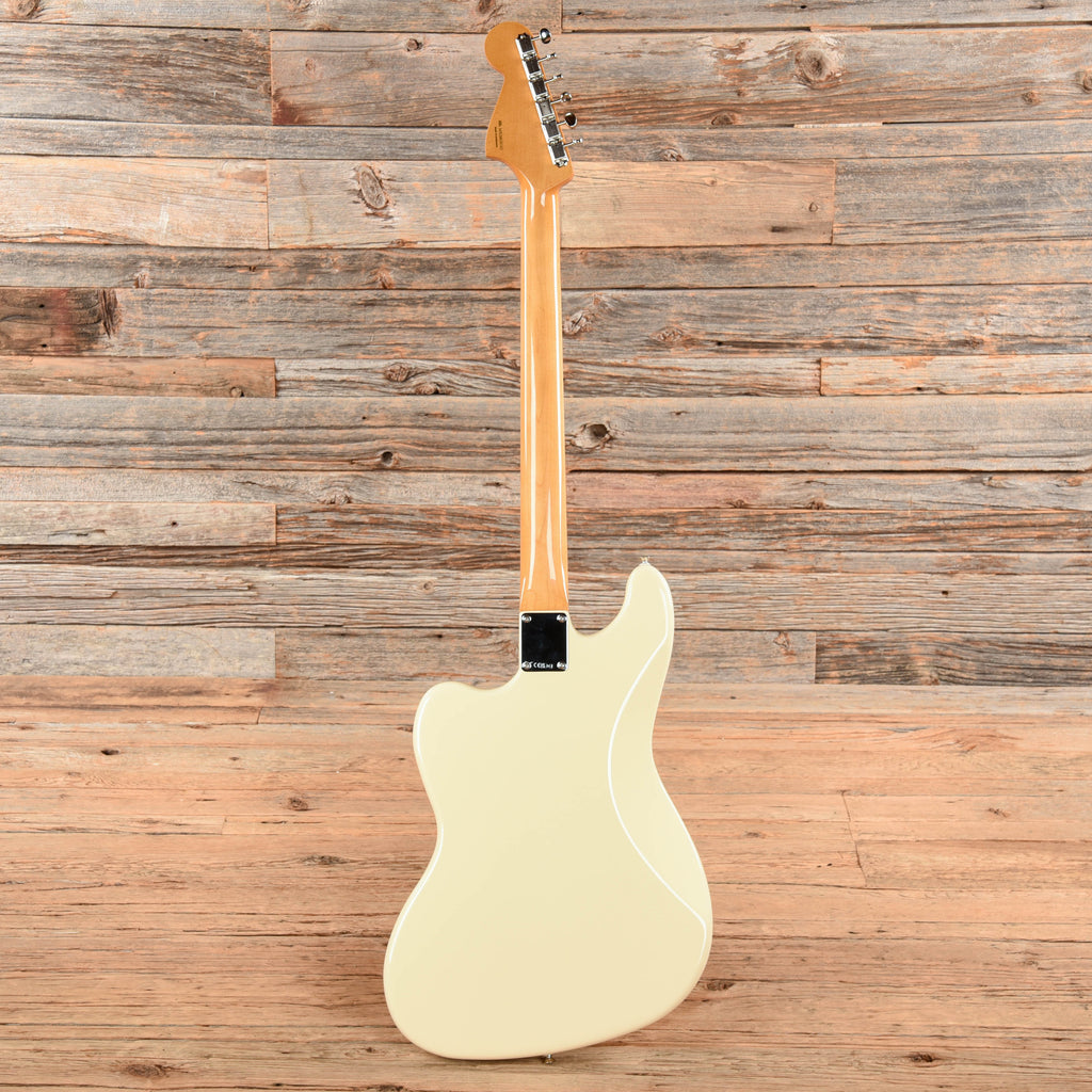 Fender Vintera III Early '60s Bass VI Olympic White - Angle 7 | MUSICTONER