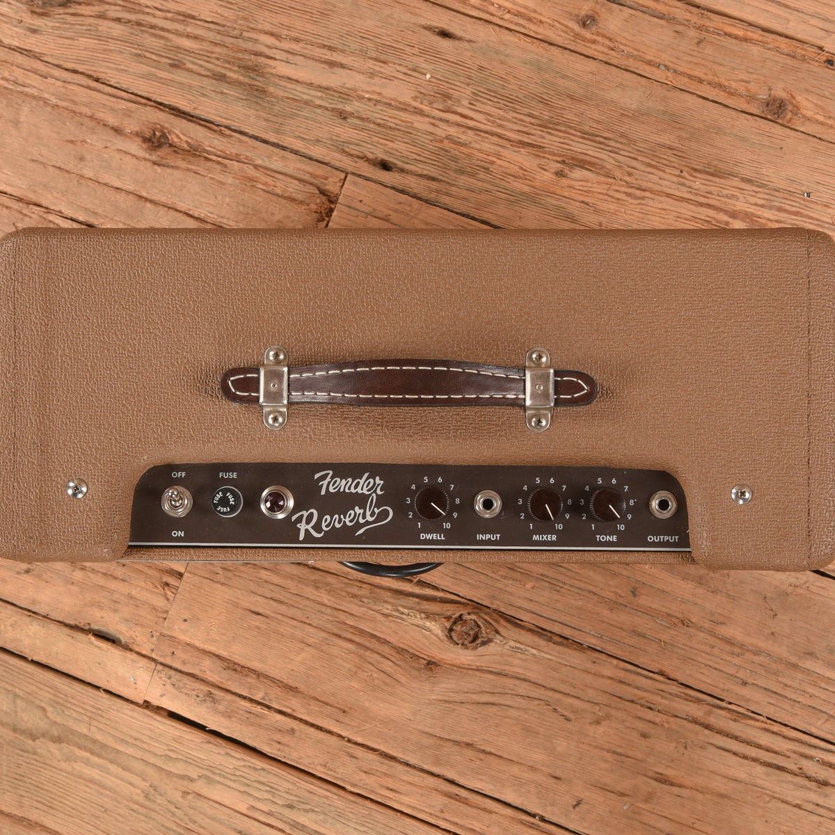 Fender '63 Reverb Unit Reissue - Angle 3 | MUSICTONER