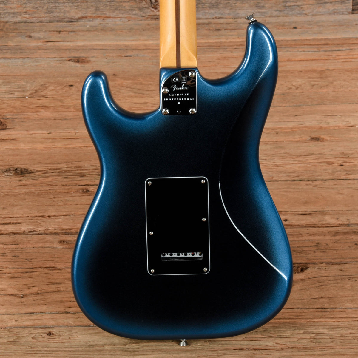 Fender American Pro II Stratocaster Dark Night 2021 - Angle 3 | MUSICTONER