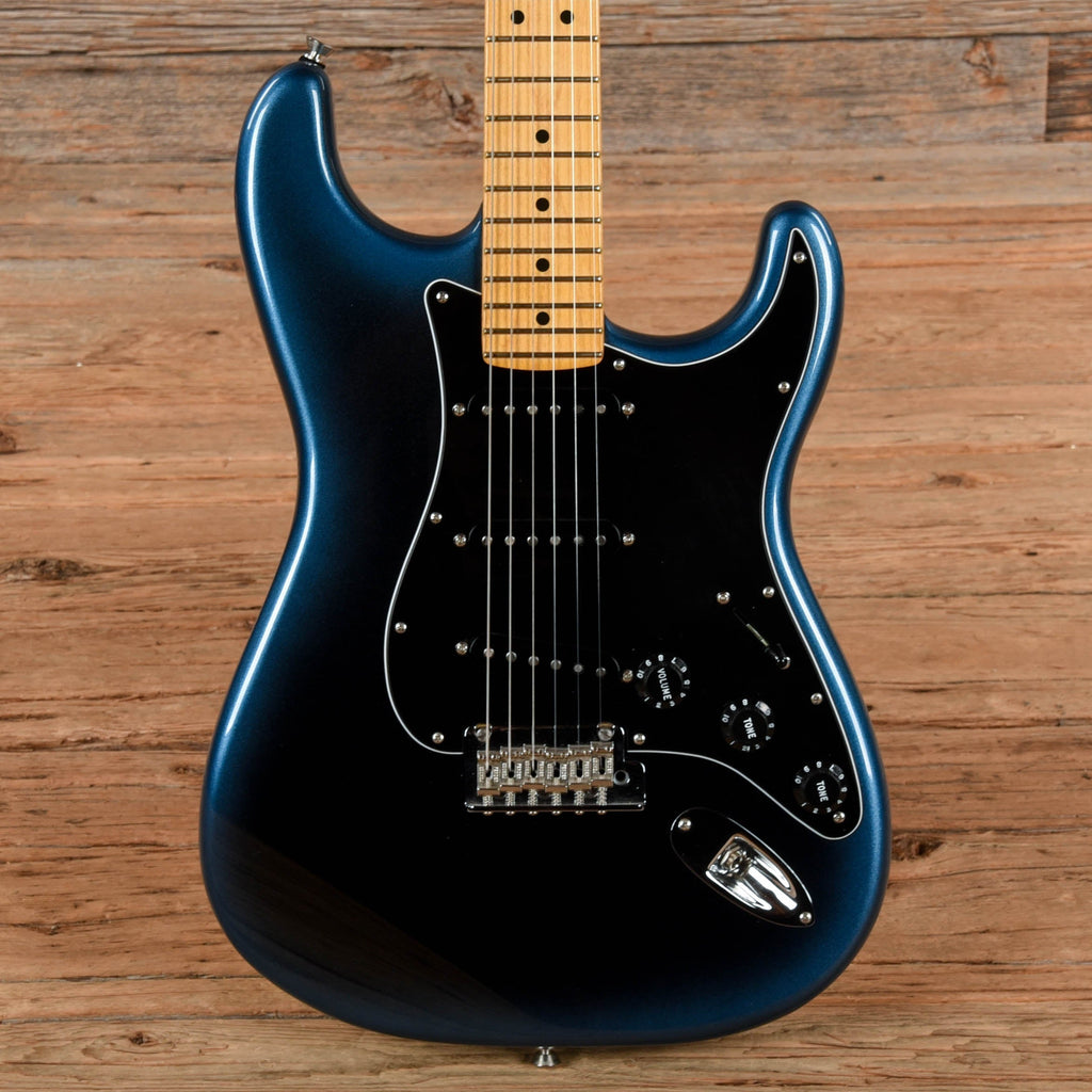 Fender American Pro II Stratocaster Dark Night 2021 - MUSICTONER