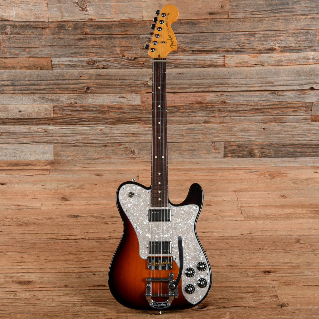 Fender American Professional II Telecaster Deluxe Sunburst 2025 - Angle 4 | MUSICTONER