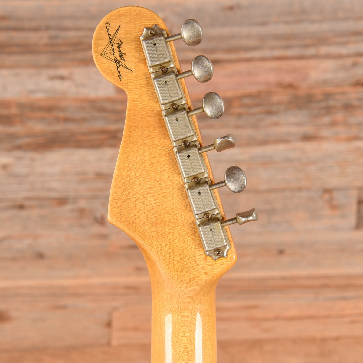 Fender Custom Shop '63 Stratocaster Reissue Journeyman Relic Black 2022 - Angle 7 | MUSICTONER