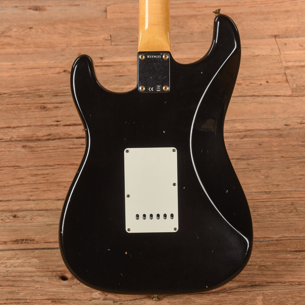 Fender Custom Shop '63 Stratocaster Reissue Journeyman Relic Black 2022 - Angle 3 | MUSICTONER