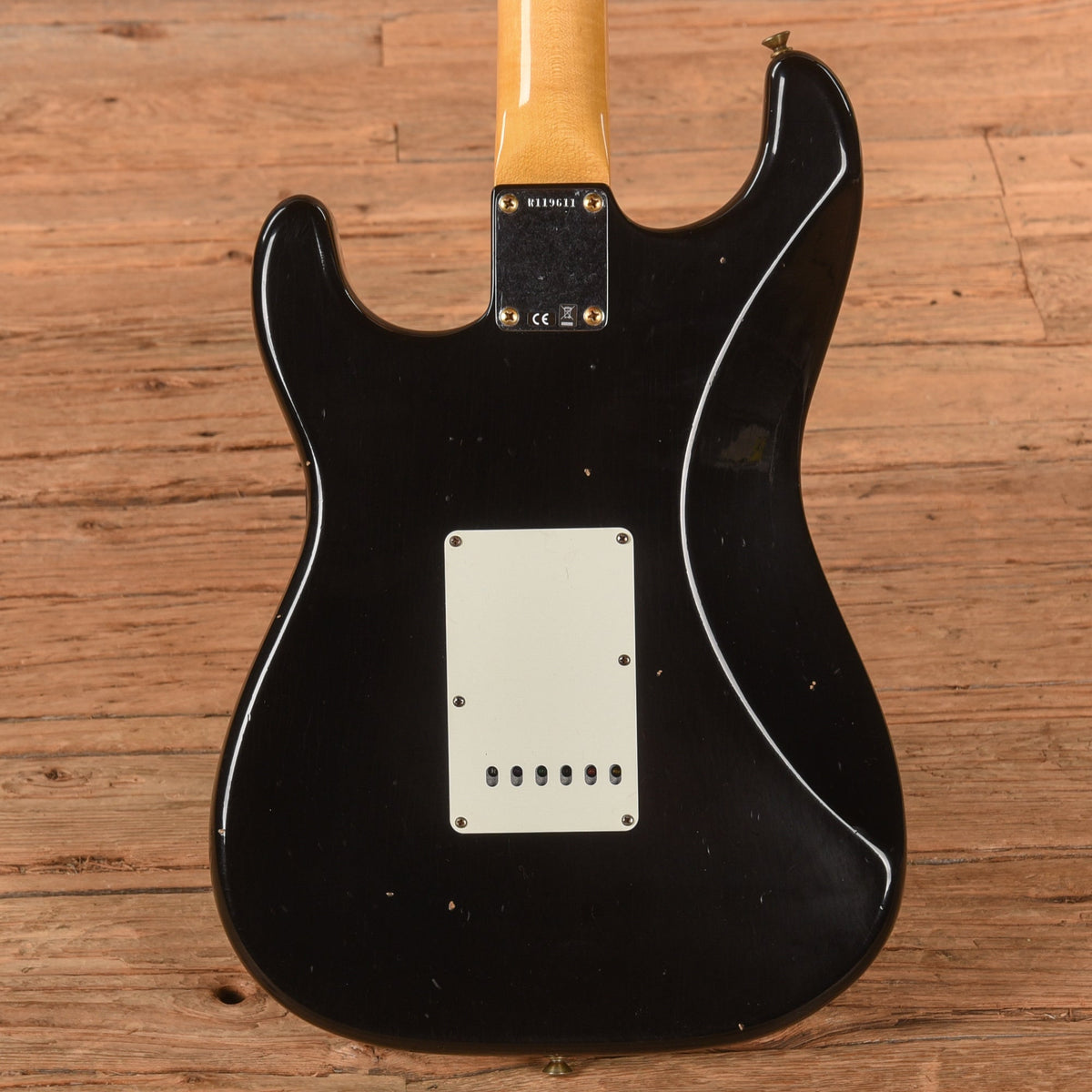 Fender Custom Shop '63 Stratocaster Reissue Journeyman Relic Black 2022 - Angle 3 | MUSICTONER