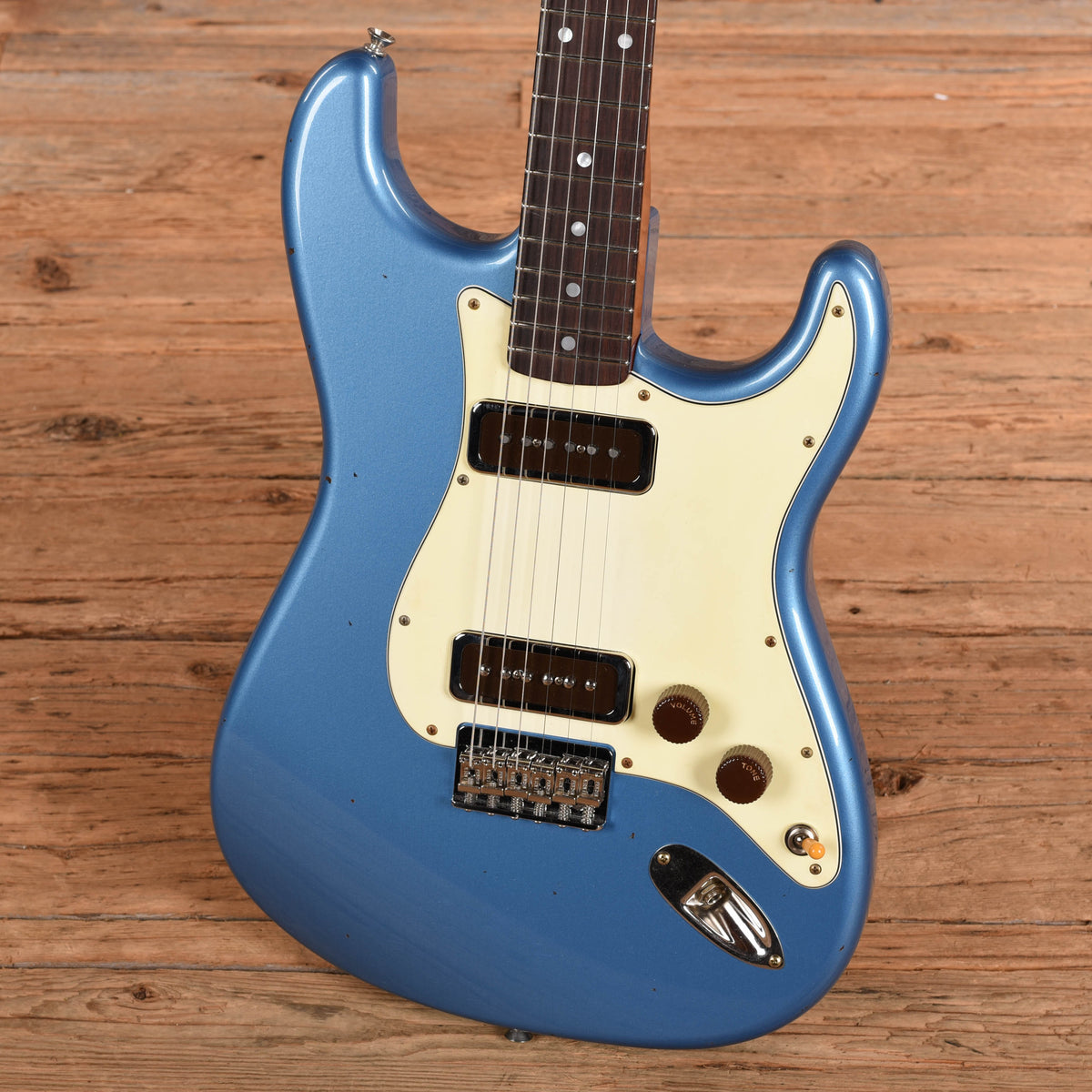 Fender Custom Shop Areil Posen Signature Stratocaster Relic Lake Placid Blue 2025 - Angle 2 | MUSICTONER