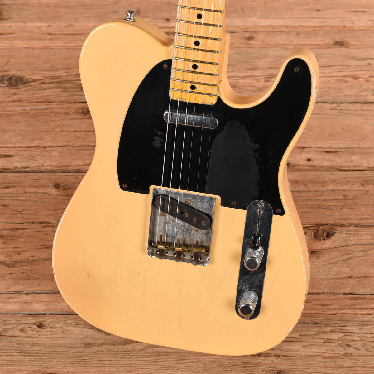 Fender Custom Shop "Nocaster" Relic Butterscotch Blonde 2014 - Angle 2 | MUSICTONER