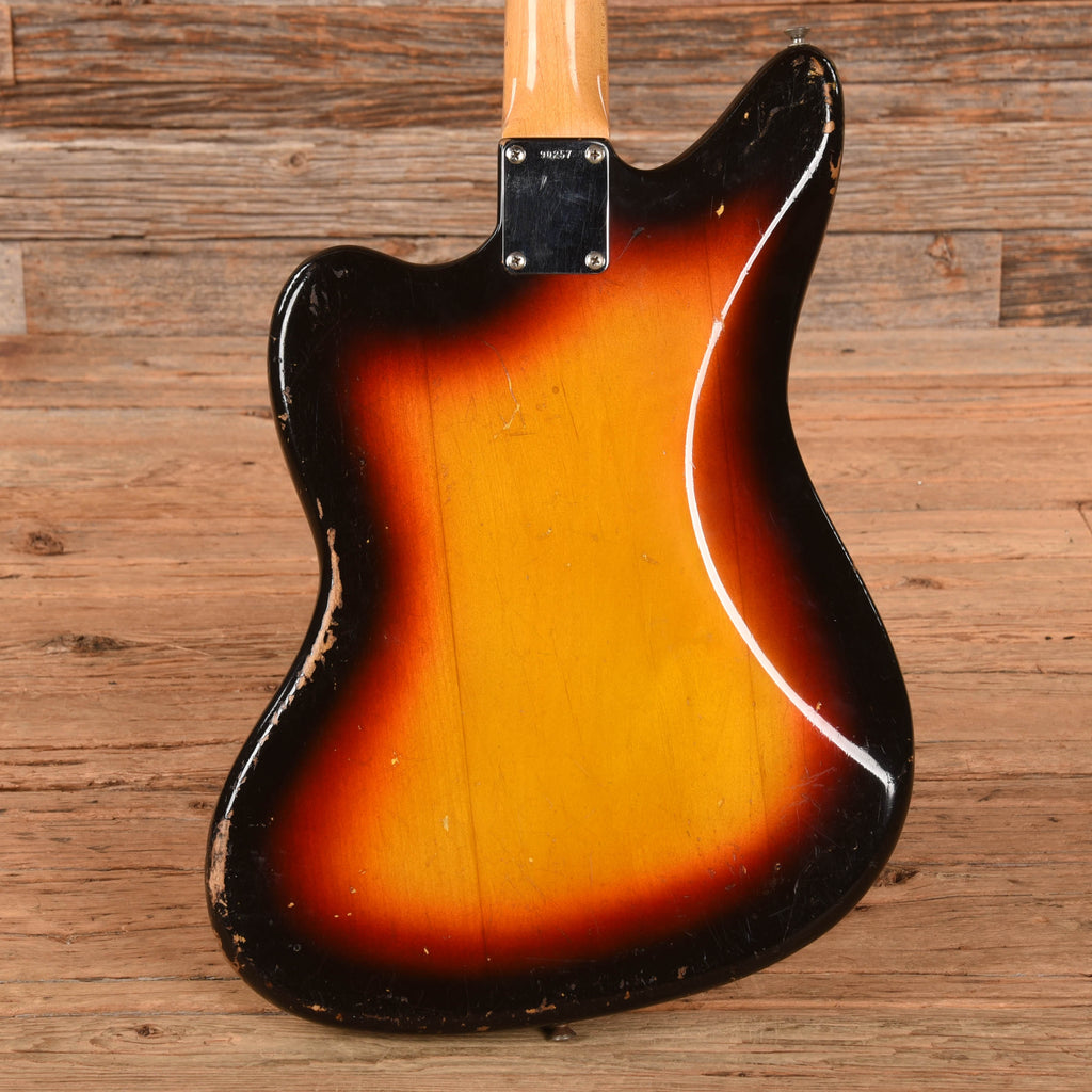 Fender Jaguar Sunburst 1962 - Angle 3 | MUSICTONER