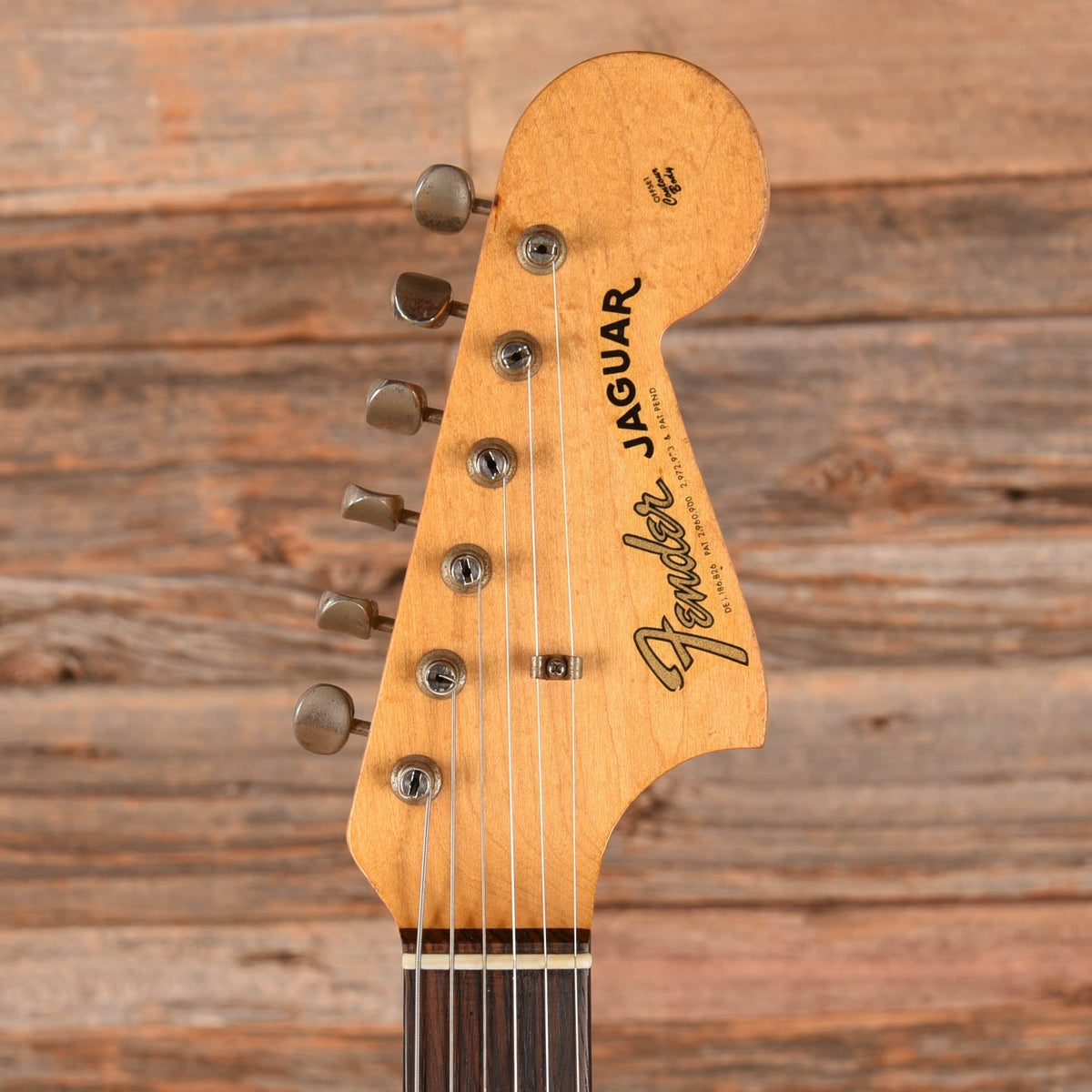 Fender Jaguar Sunburst 1962 - Angle 6 | MUSICTONER