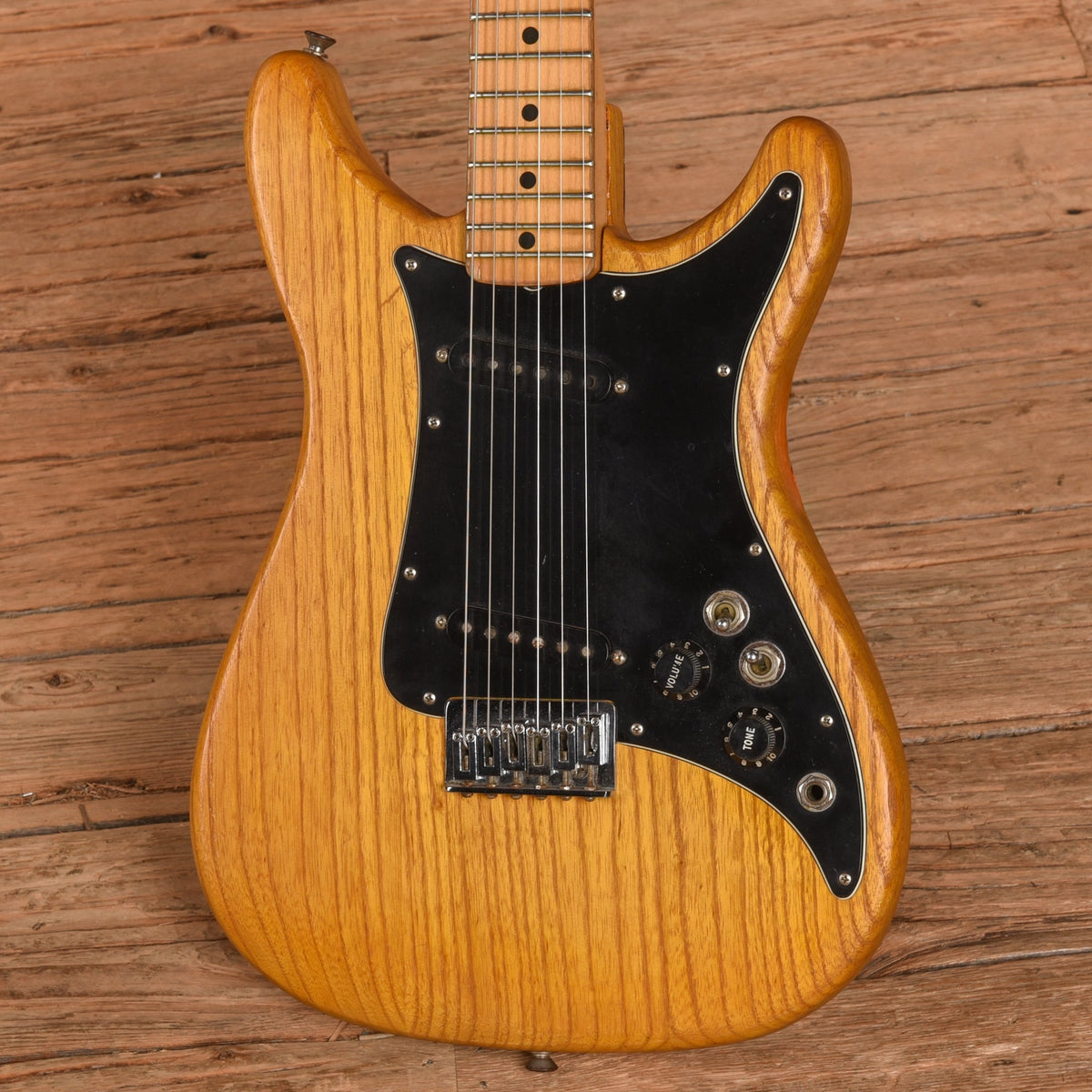 Fender Lead II Natural Stripped 1980 - Angle 2 | MUSICTONER