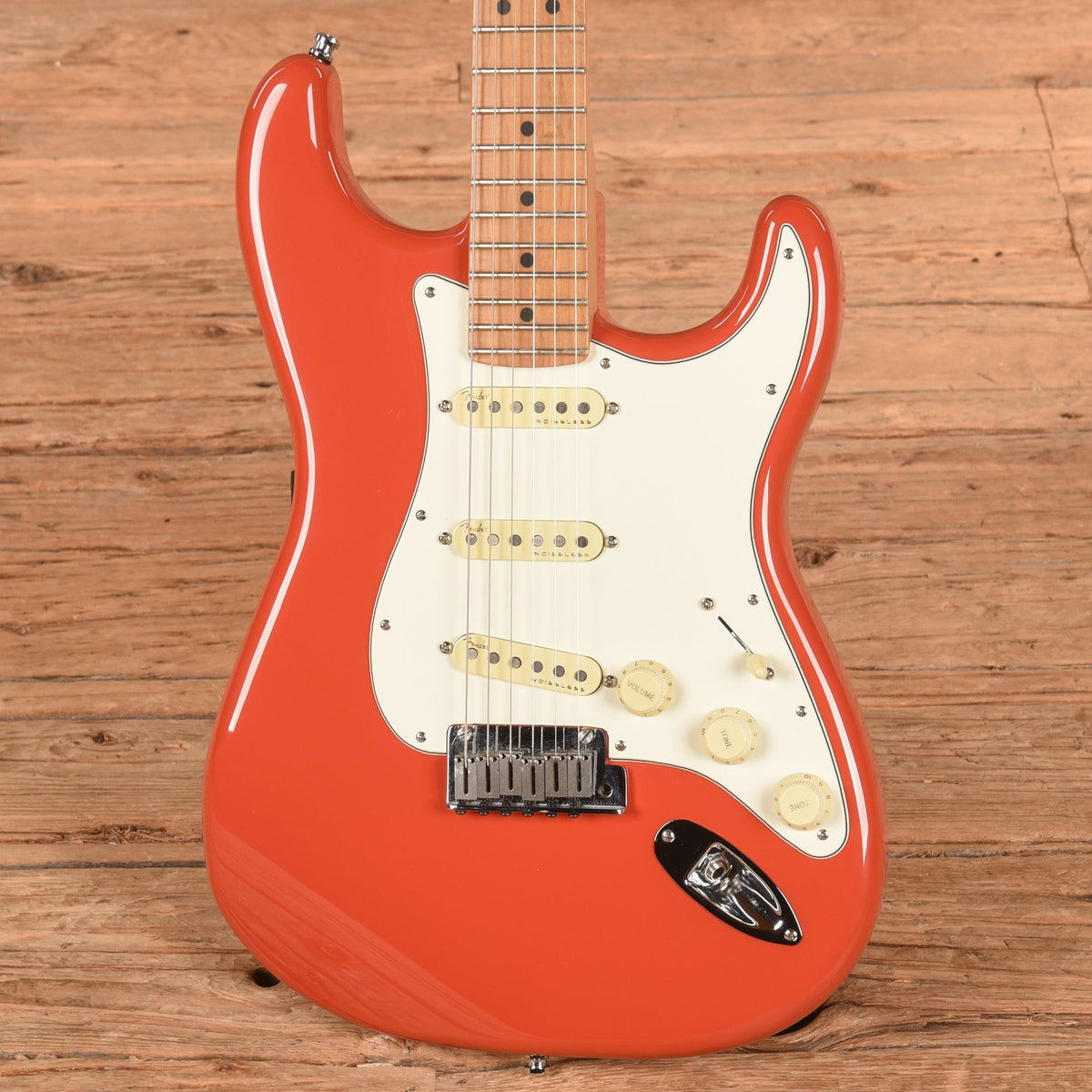 Fender Player II Stratocaster Roasted Neck Fiesta Red 2023 - Angle 2 | MUSICTONER