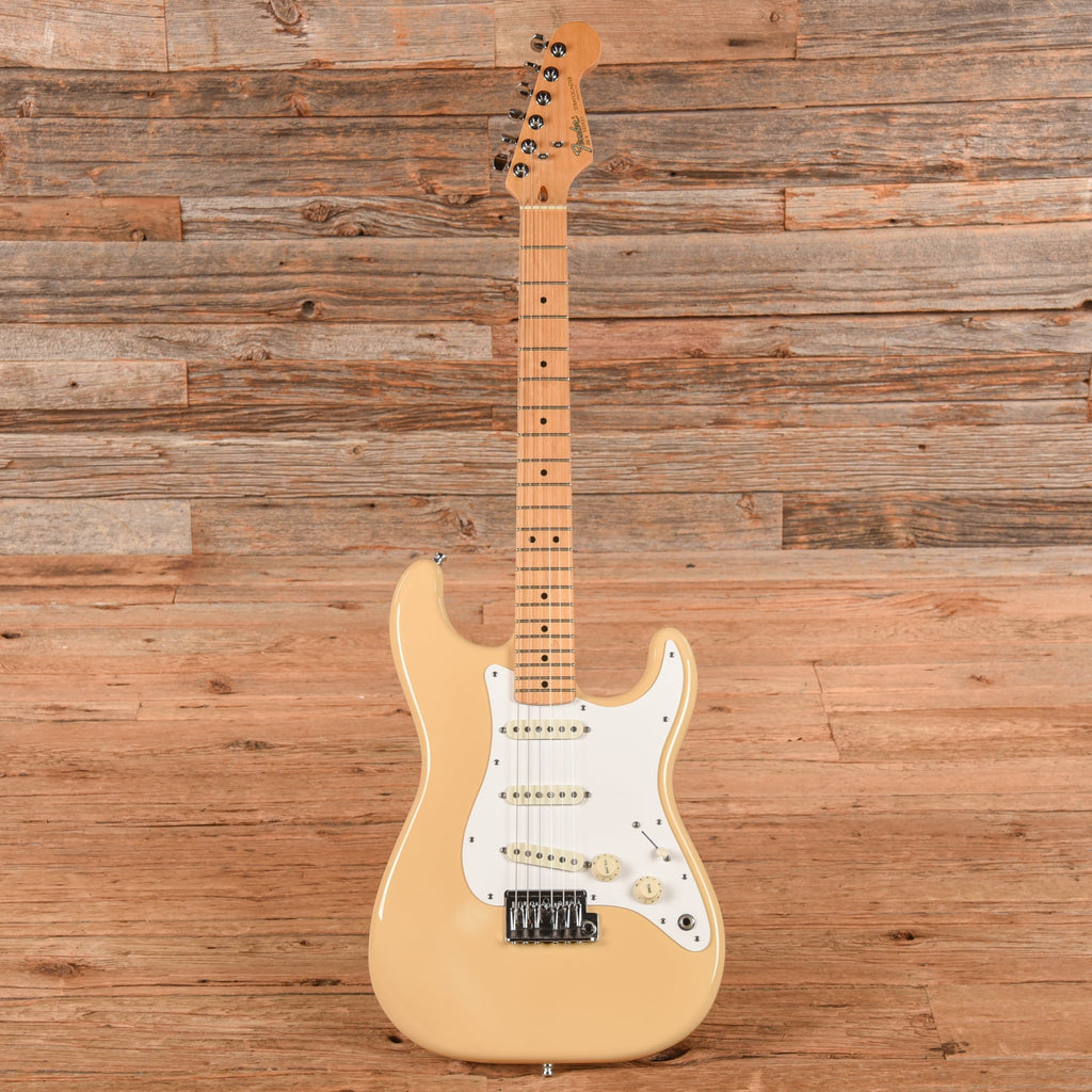 Fender Standard Stratocaster (2-Knob) Ivory White 1984 - Angle 4 | MUSICTONER