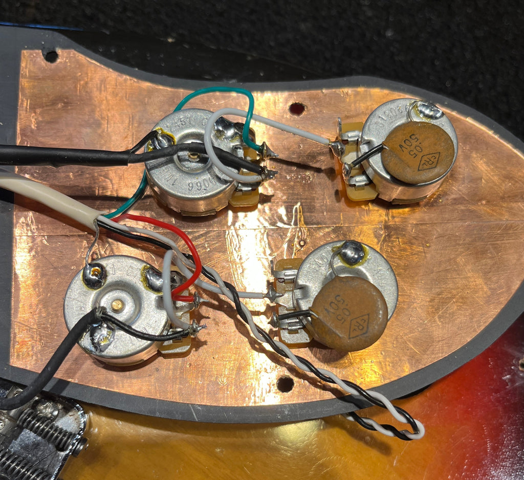 Fender Telecaster Custom Sunburst 1974 - Angle 12 | MUSICTONER