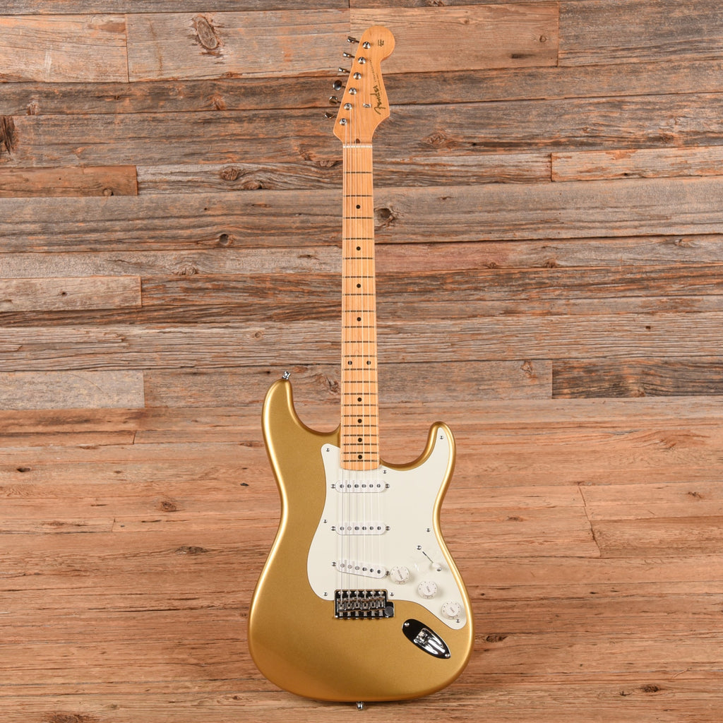 Fender American Original '50s Stratocaster Gold 2019 - Angle 4 | MUSICTONER
