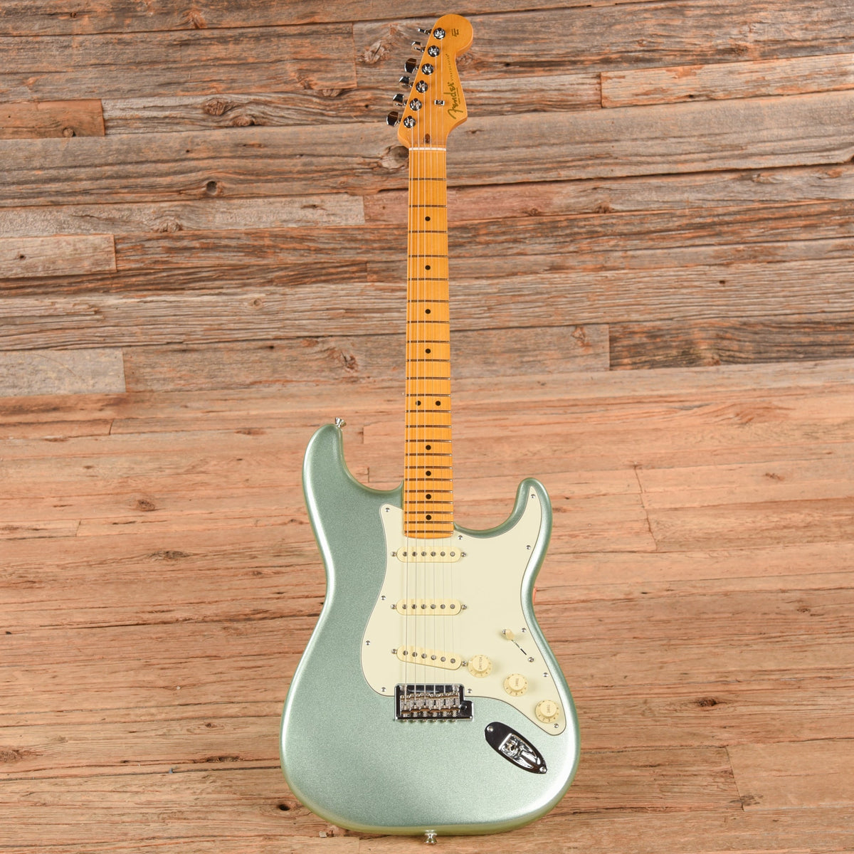 Fender American Professional II Stratocaster Mystic Surf Green 2024 - Angle 4 | MUSICTONER