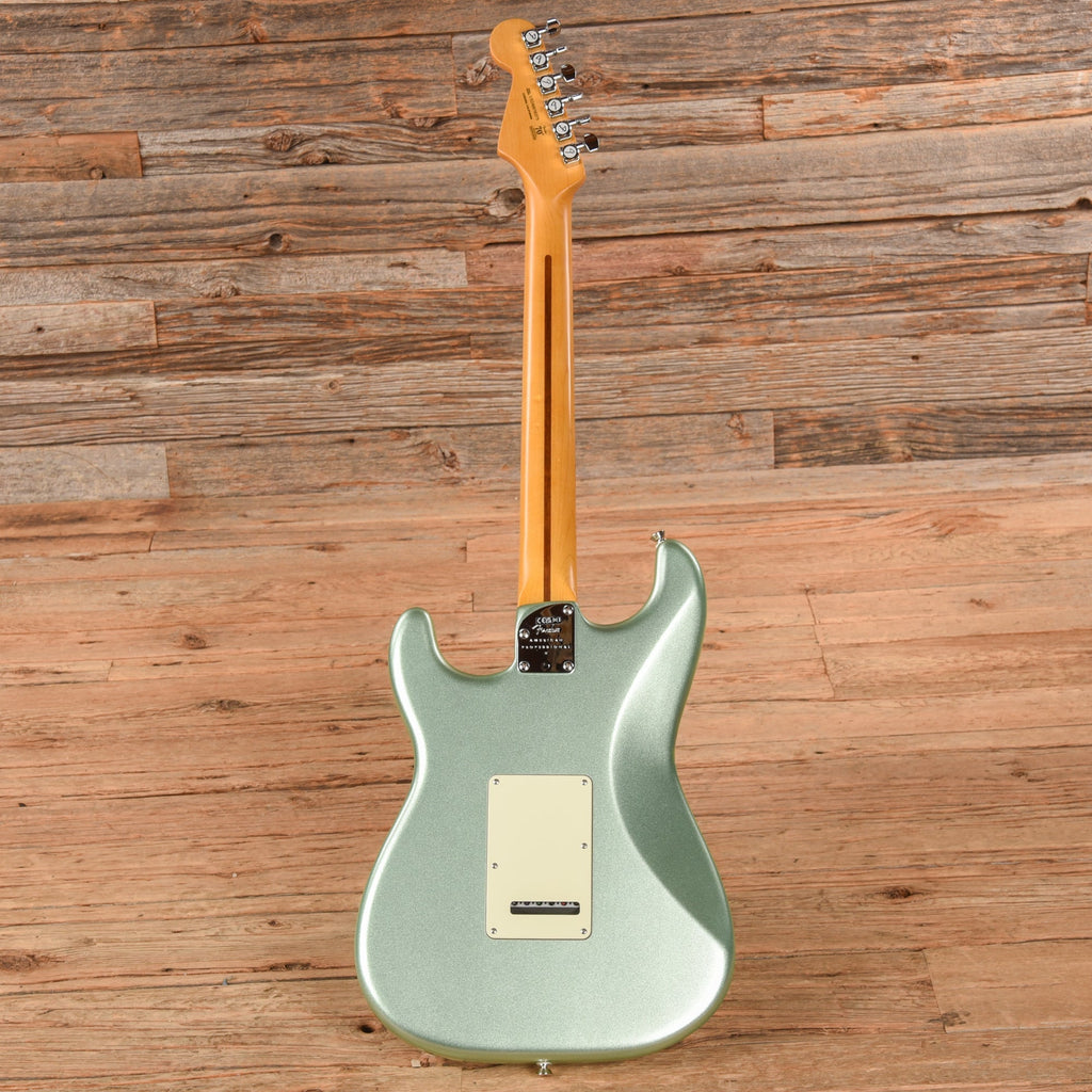 Fender American Professional II Stratocaster Mystic Surf Green 2024 - Angle 5 | MUSICTONER