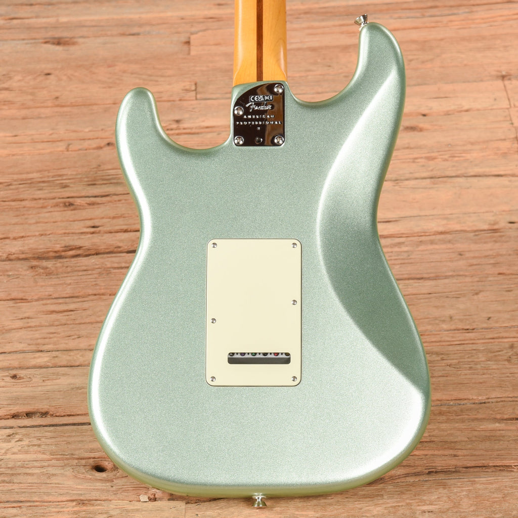 Fender American Professional II Stratocaster Mystic Surf Green 2024 - Angle 3 | MUSICTONER