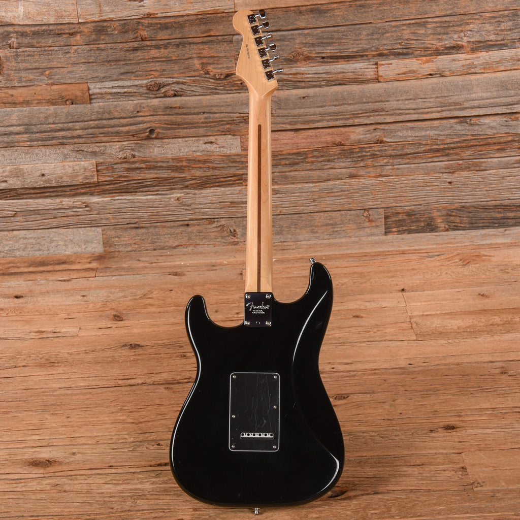 Fender American Professional Stratocaster Black 2017 - Angle 5 | MUSICTONER