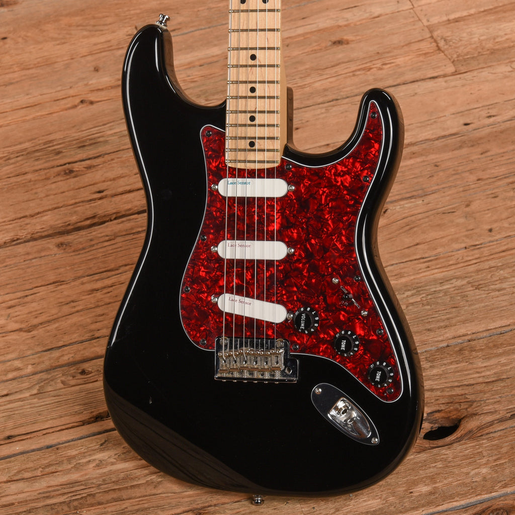 Fender American Professional Stratocaster Black 2017 - Angle 2 | MUSICTONER