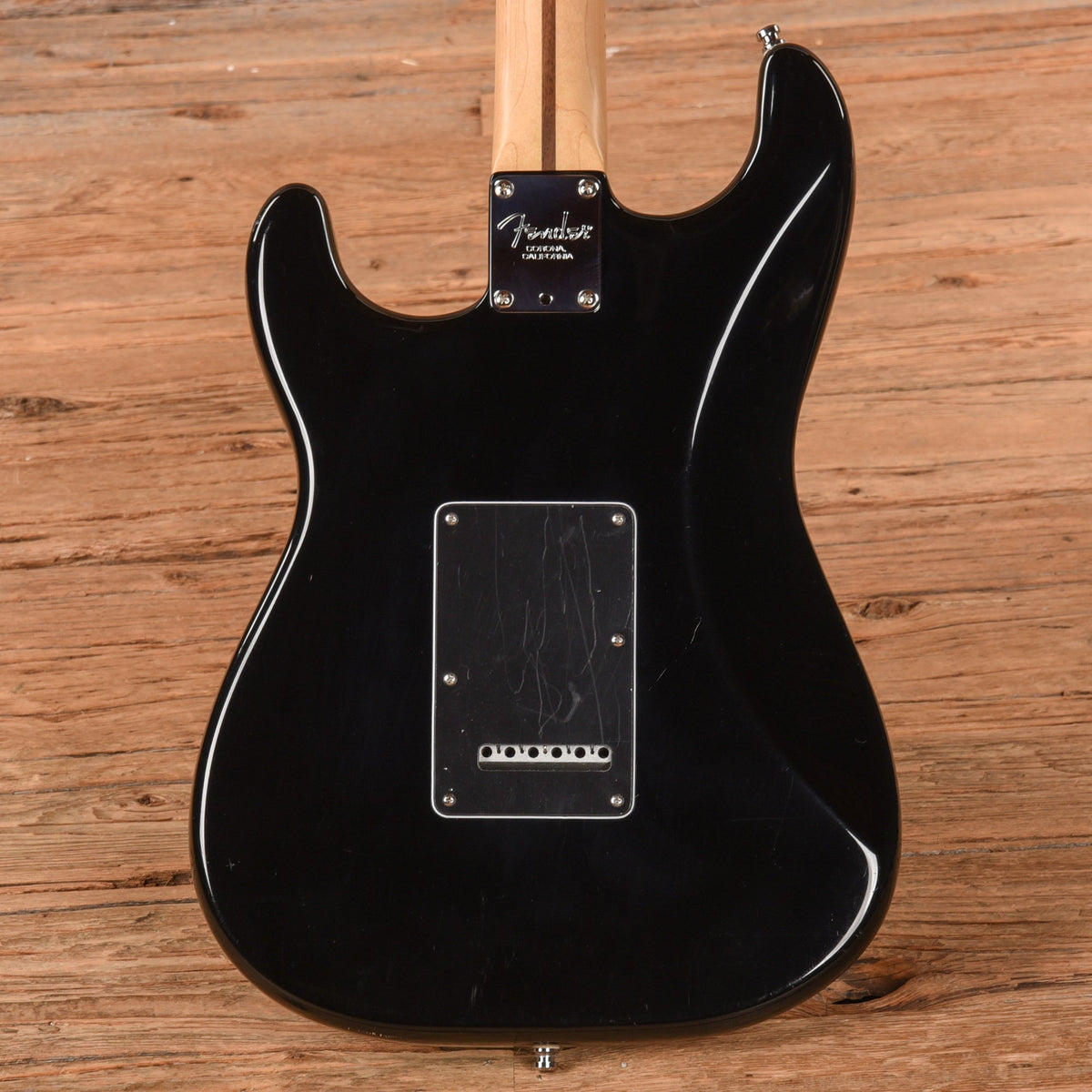 Fender American Professional Stratocaster Black 2017 - Angle 3 | MUSICTONER