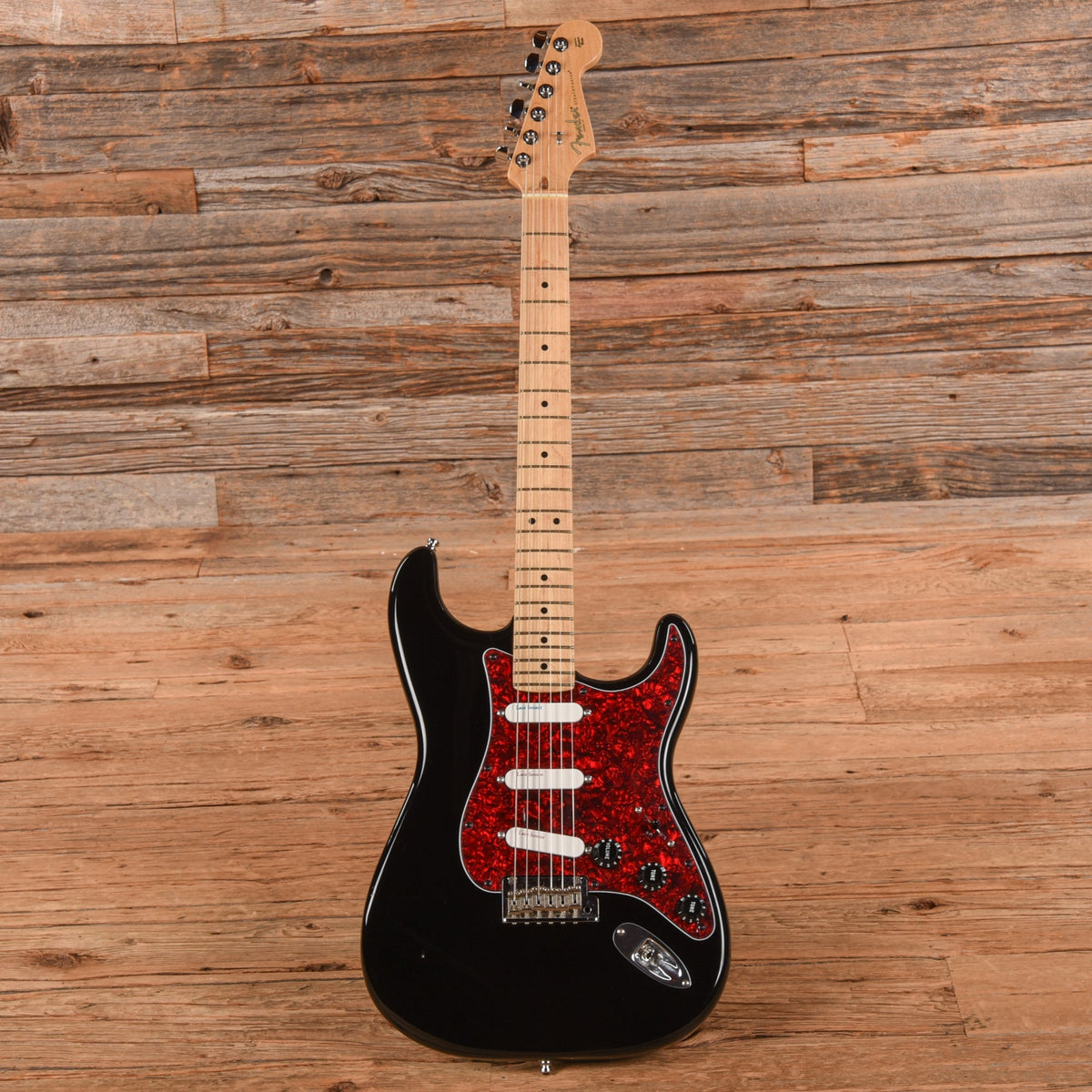 Fender American Professional Stratocaster Black 2017 - Angle 4 | MUSICTONER