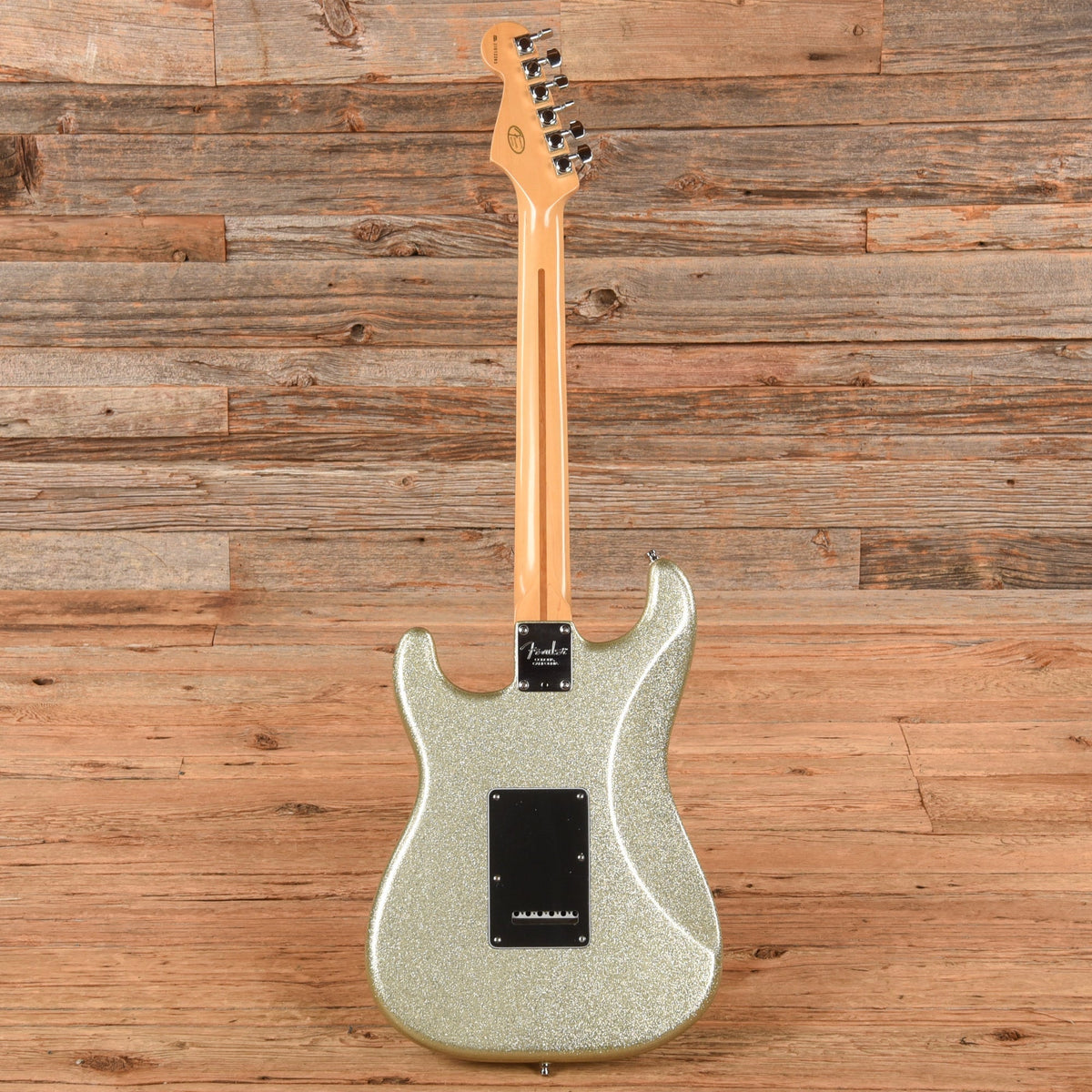 Fender American Series Stratocaster Silver Sparkle 2001 - Angle 5 | MUSICTONER