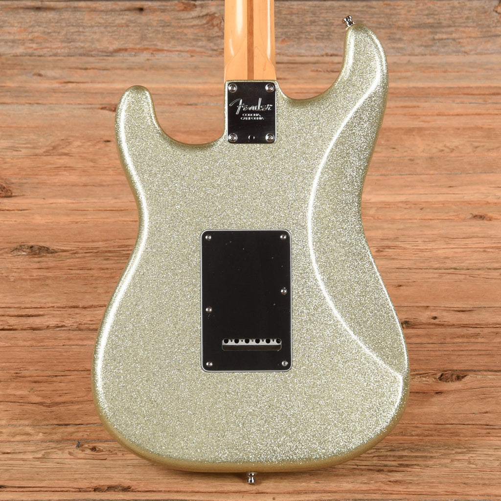 Fender American Series Stratocaster Silver Sparkle 2001 - Angle 3 | MUSICTONER